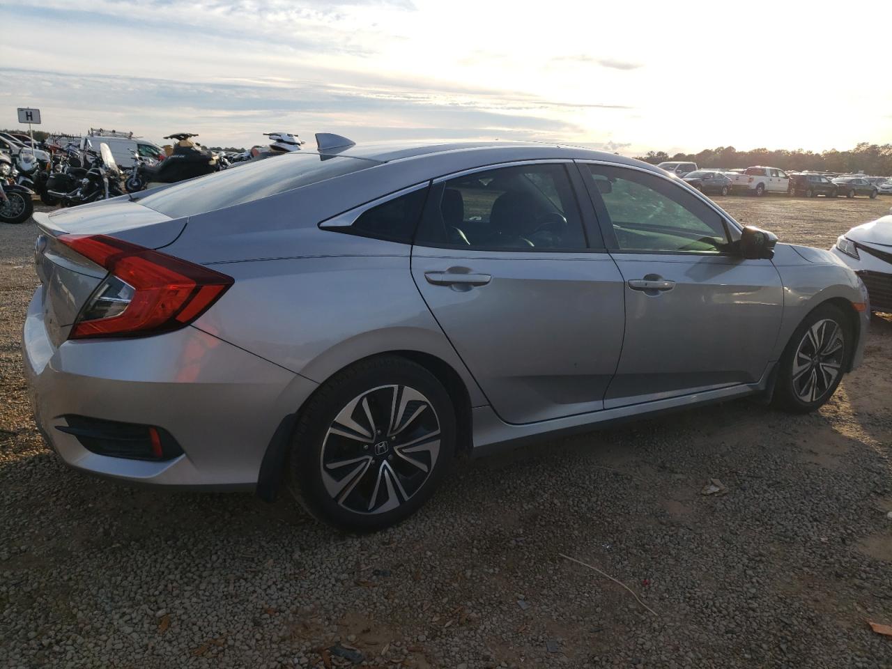 Photo 2 VIN: 19XFC1F73GE020188 - HONDA CIVIC 