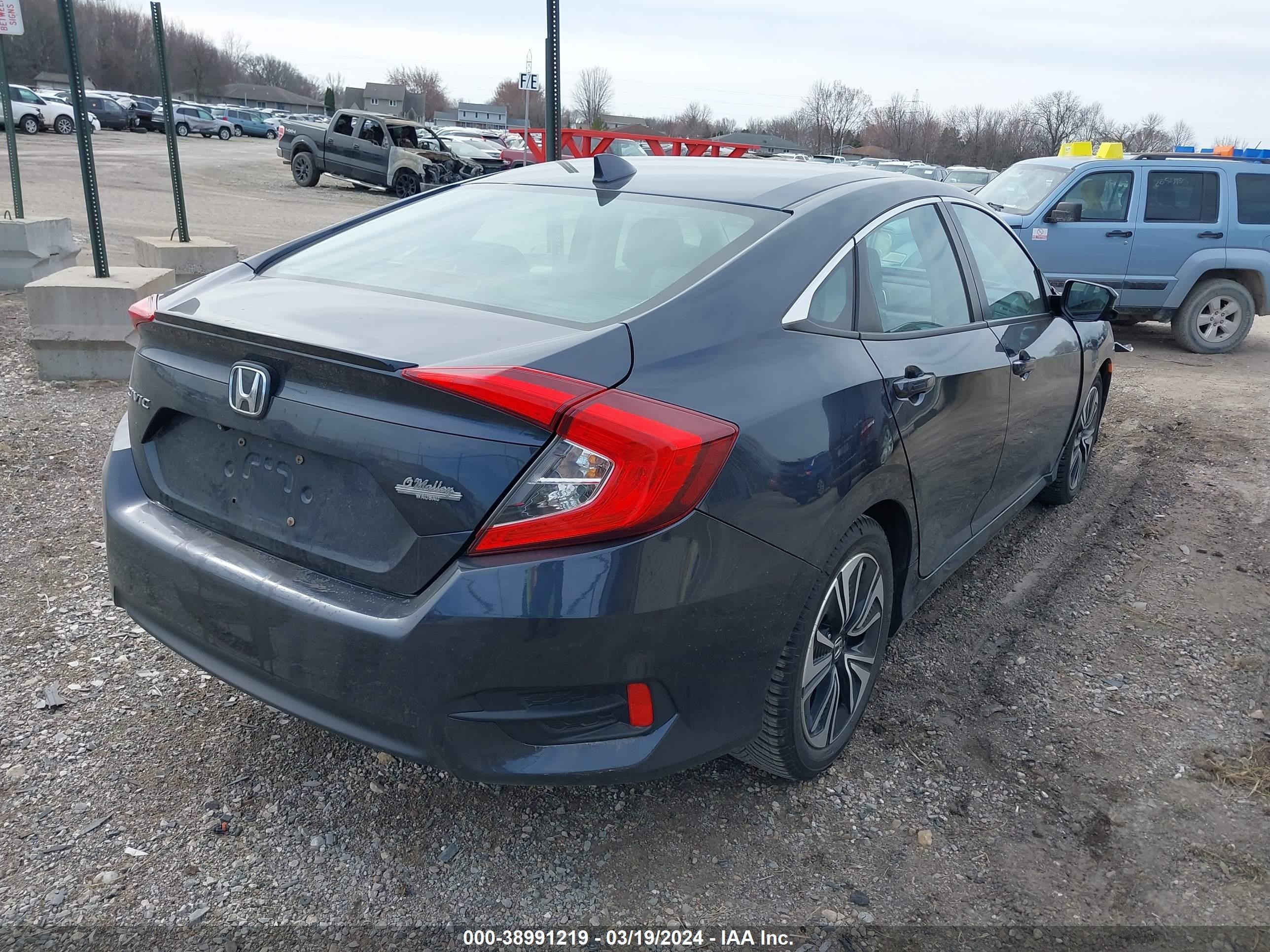 Photo 3 VIN: 19XFC1F75GE017258 - HONDA CIVIC 