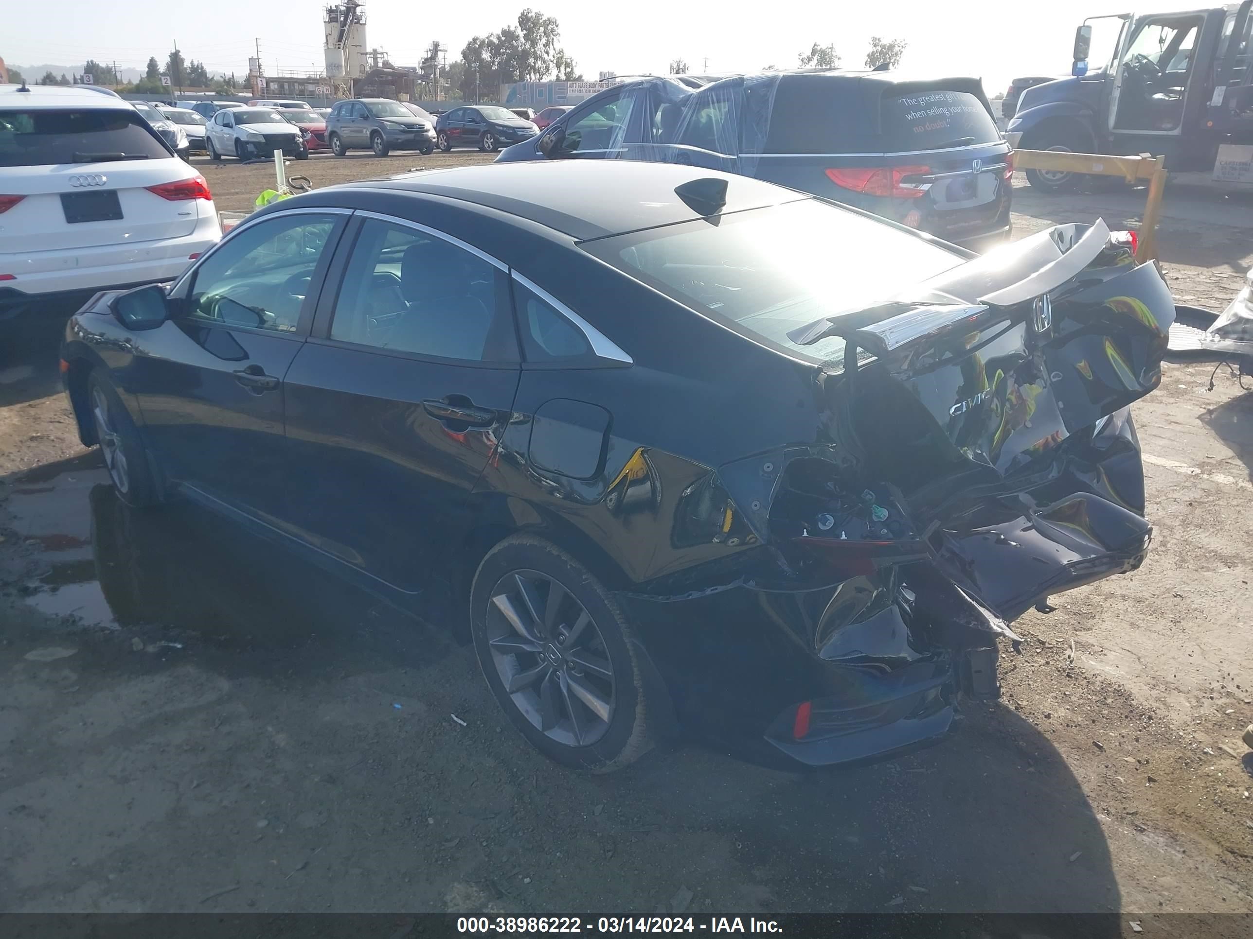 Photo 2 VIN: 19XFC1F76KE215968 - HONDA CIVIC 