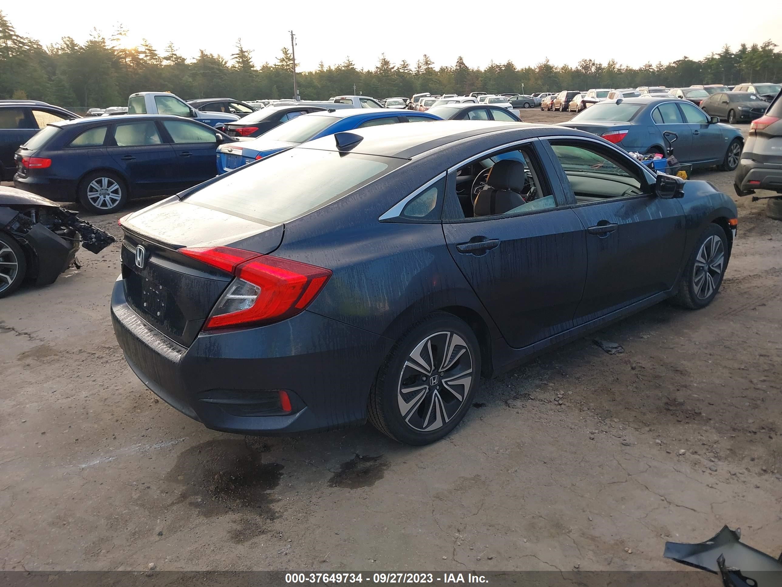 Photo 3 VIN: 19XFC1F84HE213217 - HONDA CIVIC 