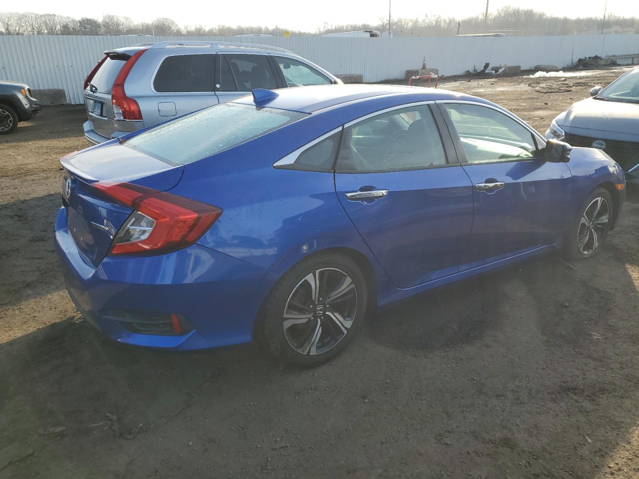 Photo 2 VIN: 19XFC1F91GE205065 - HONDA CIVIC 