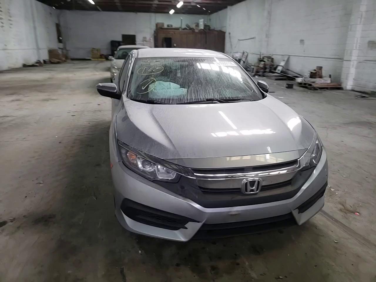 Photo 10 VIN: 19XFC2E50GE062260 - HONDA CIVIC LX 