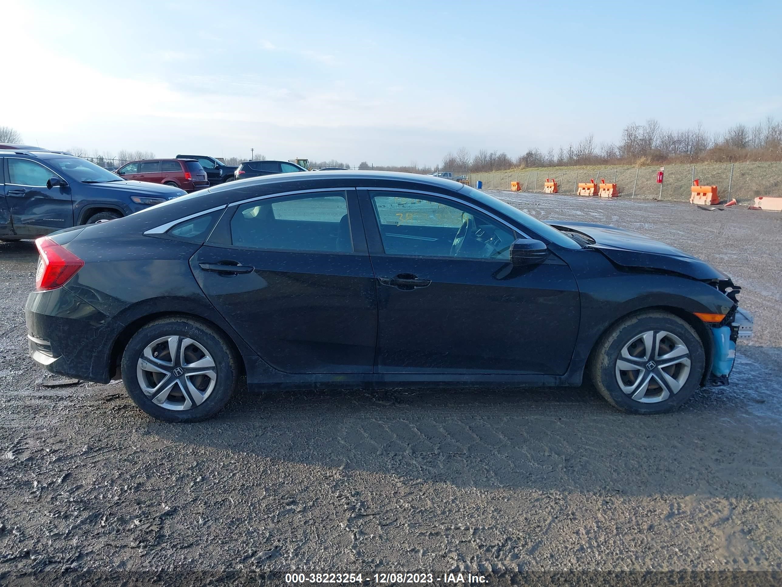 Photo 12 VIN: 19XFC2E56JE018707 - HONDA CIVIC 