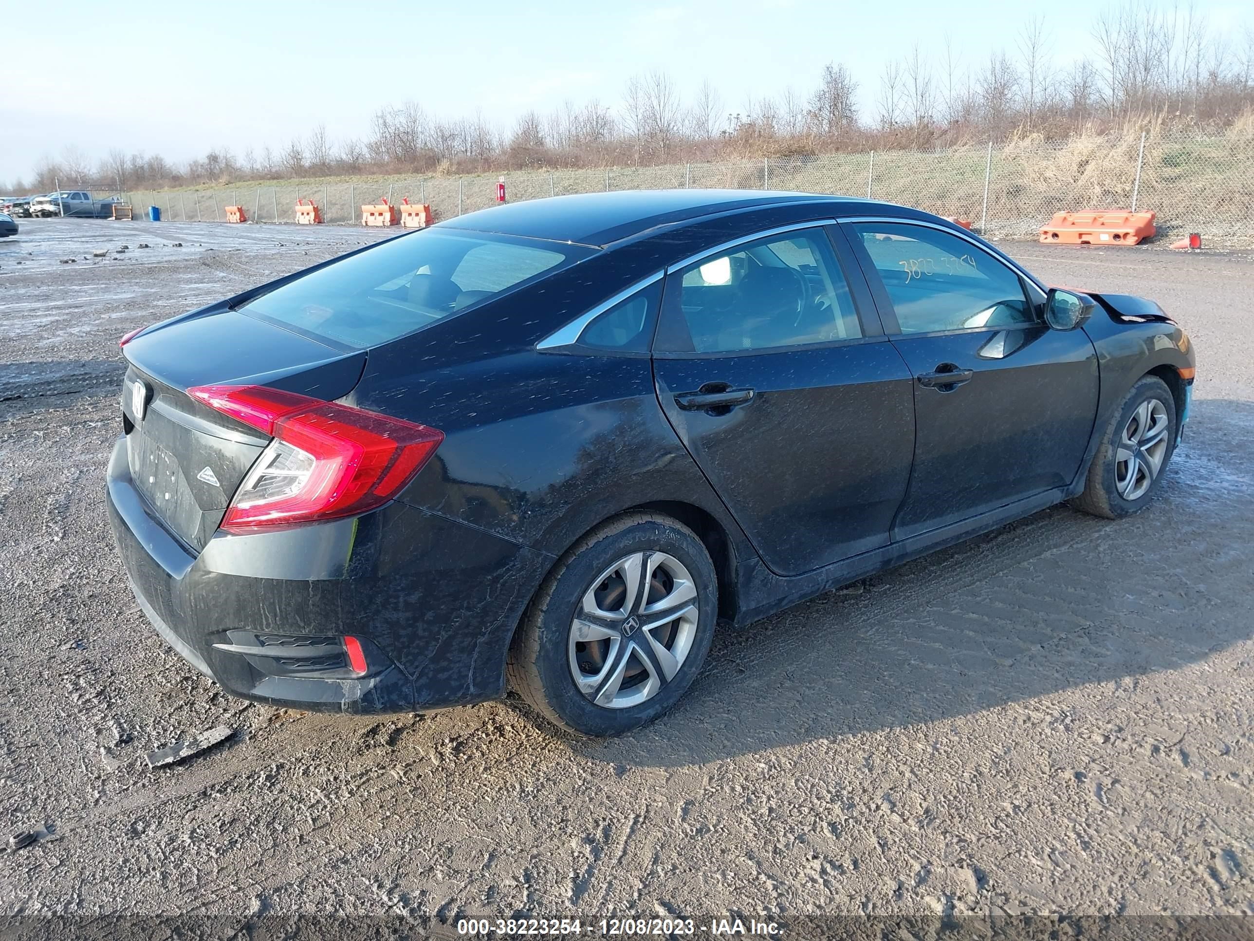 Photo 3 VIN: 19XFC2E56JE018707 - HONDA CIVIC 