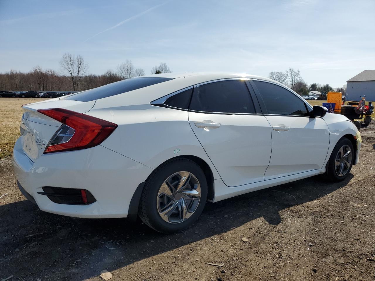 Photo 2 VIN: 19XFC2F52JE015978 - HONDA CIVIC 