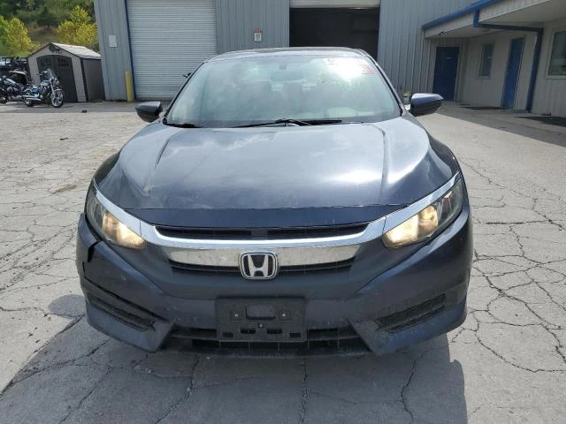 Photo 4 VIN: 19XFC2F52JE028021 - HONDA CIVIC LX 