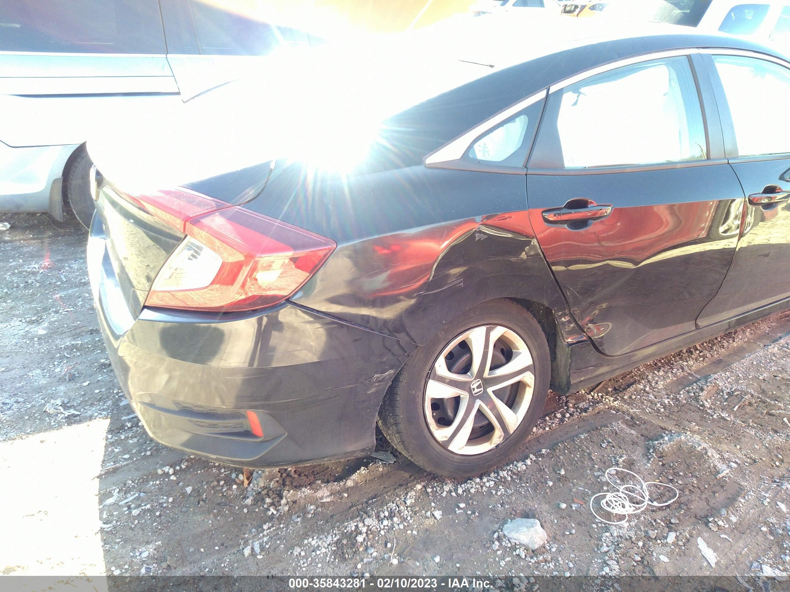 Photo 5 VIN: 19XFC2F52JE209670 - HONDA CIVIC 