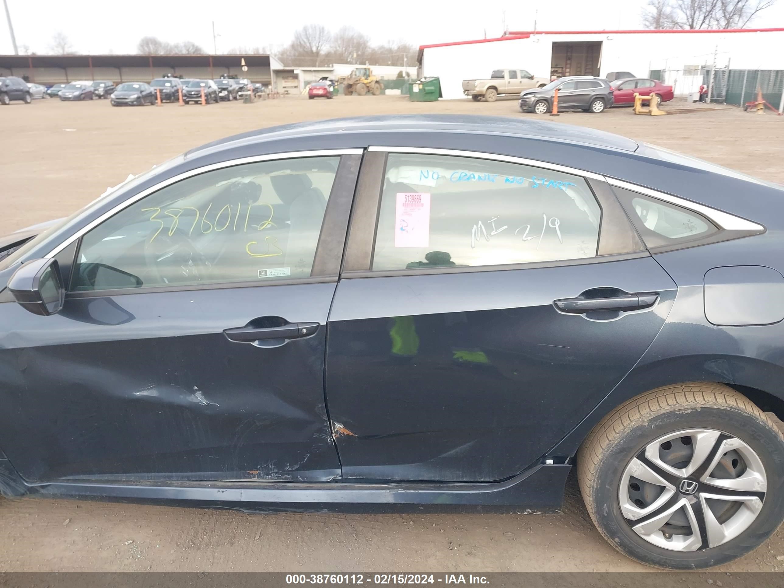 Photo 13 VIN: 19XFC2F55JE042124 - HONDA CIVIC 