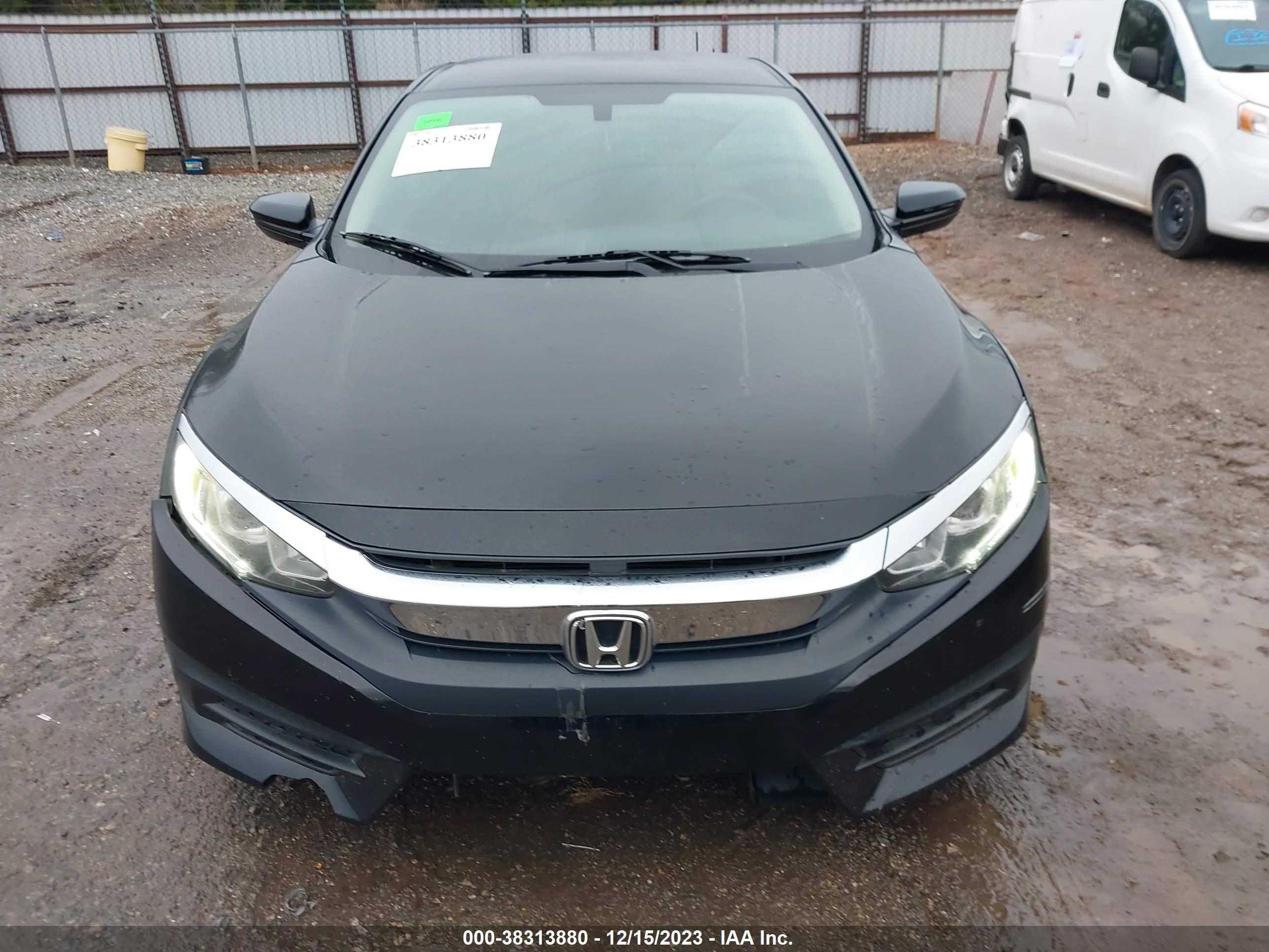 Photo 11 VIN: 19XFC2F56JE018527 - HONDA CIVIC 