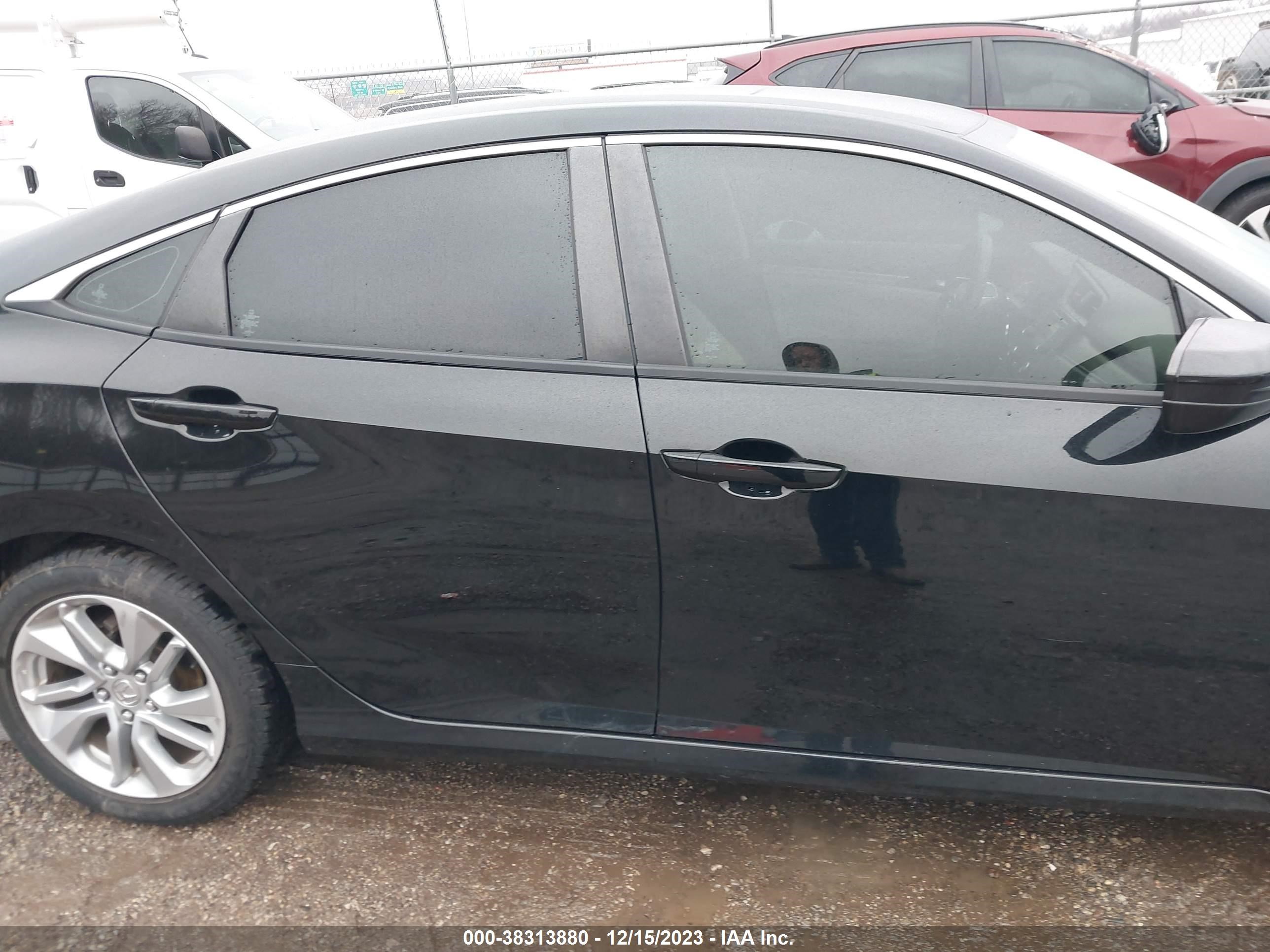 Photo 12 VIN: 19XFC2F56JE018527 - HONDA CIVIC 