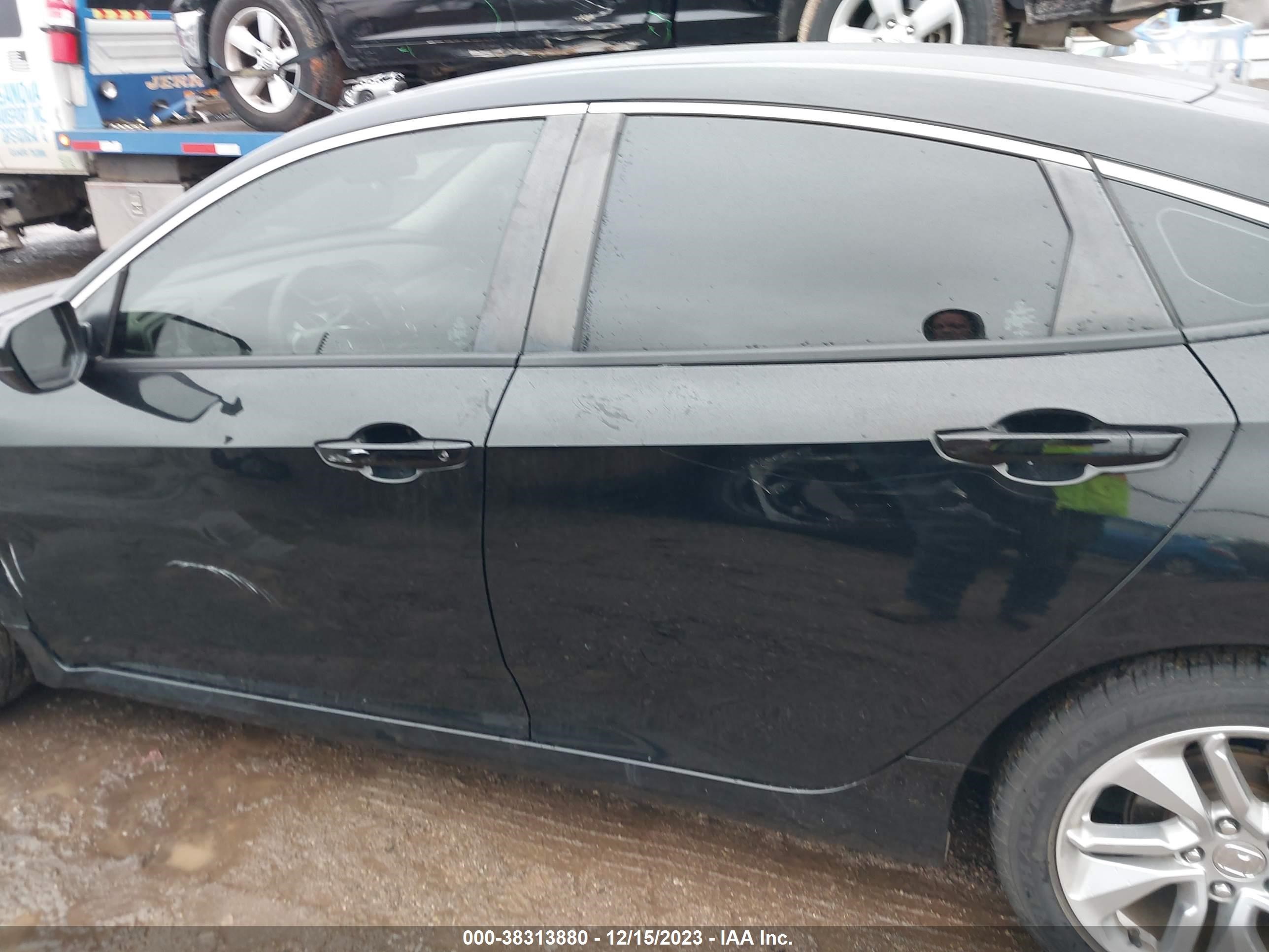 Photo 13 VIN: 19XFC2F56JE018527 - HONDA CIVIC 