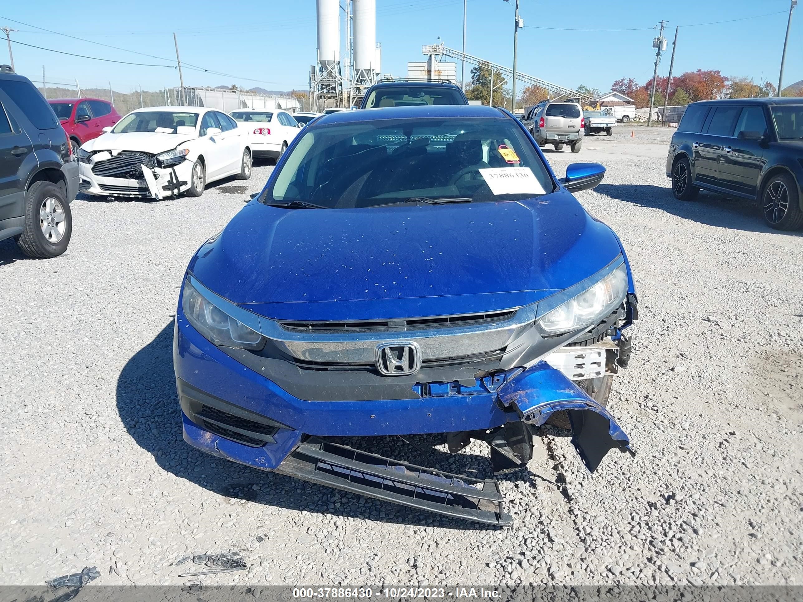 Photo 11 VIN: 19XFC2F5XGE040118 - HONDA CIVIC 