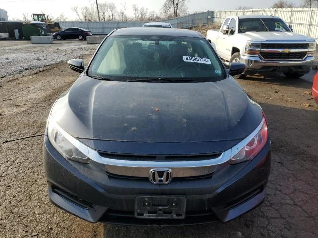 Photo 4 VIN: 19XFC2F5XHE027984 - HONDA CIVIC LX 