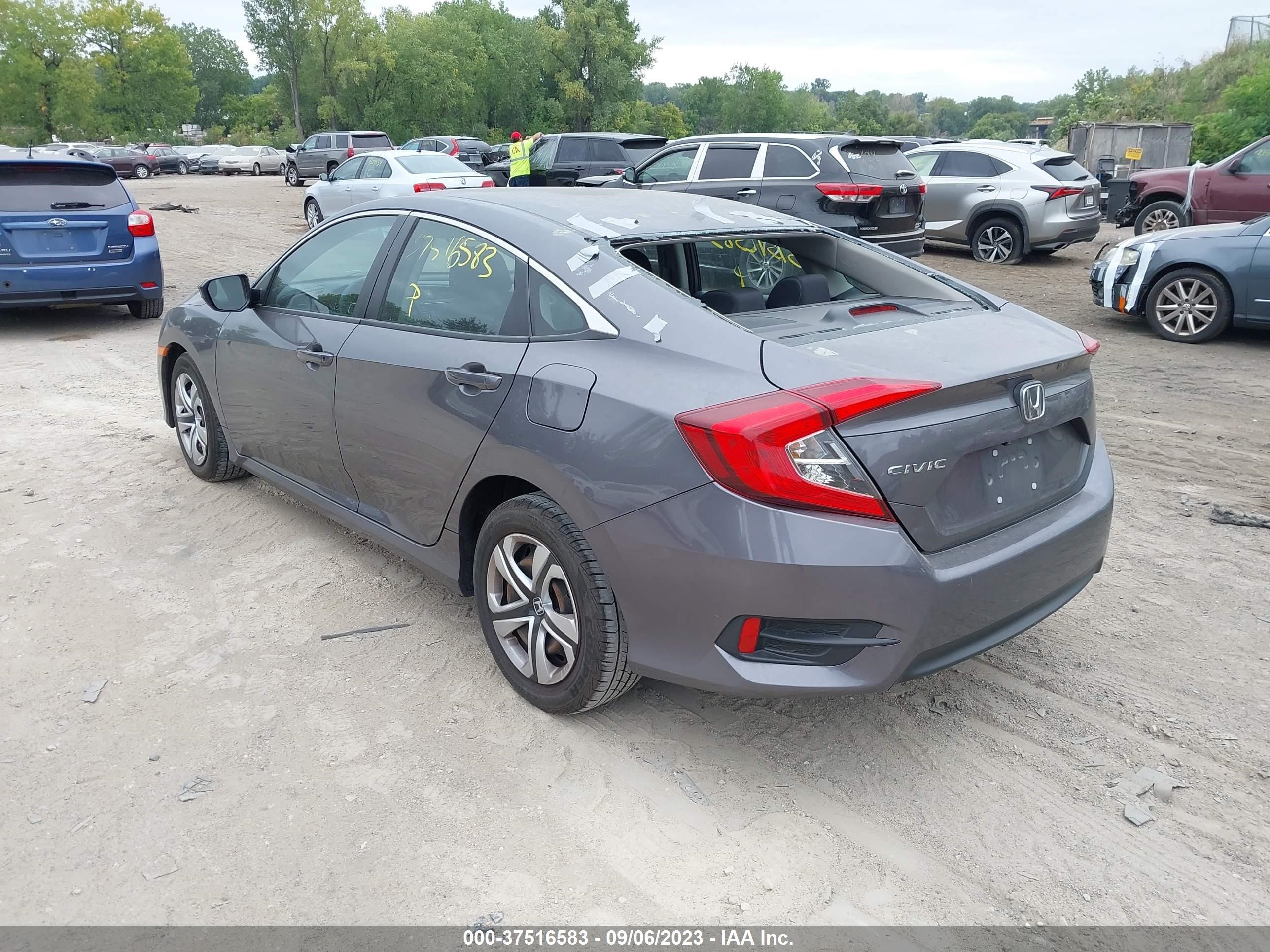 Photo 2 VIN: 19XFC2F5XHE208776 - HONDA CIVIC 