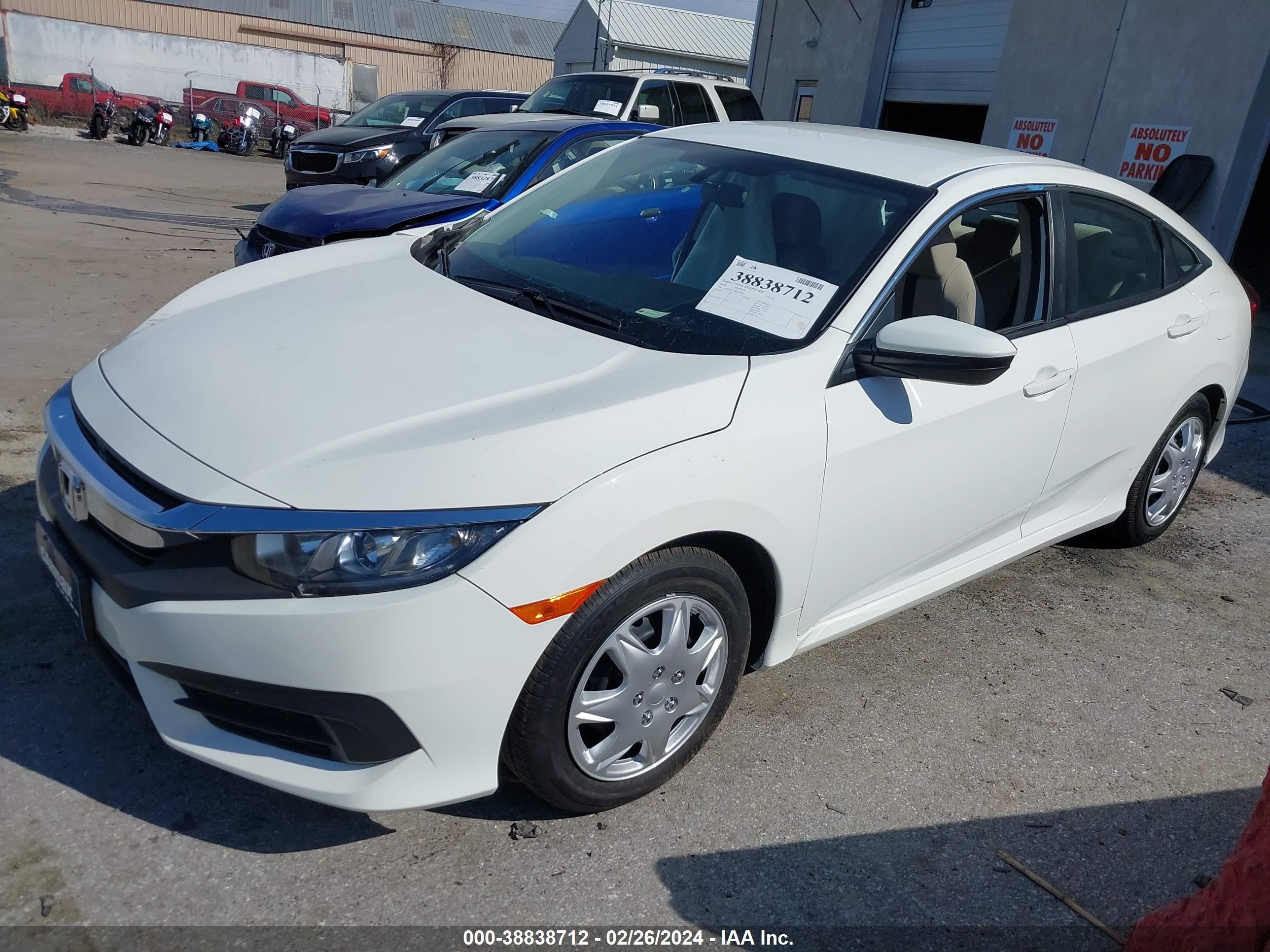 Photo 1 VIN: 19XFC2F5XJE207004 - HONDA CIVIC 