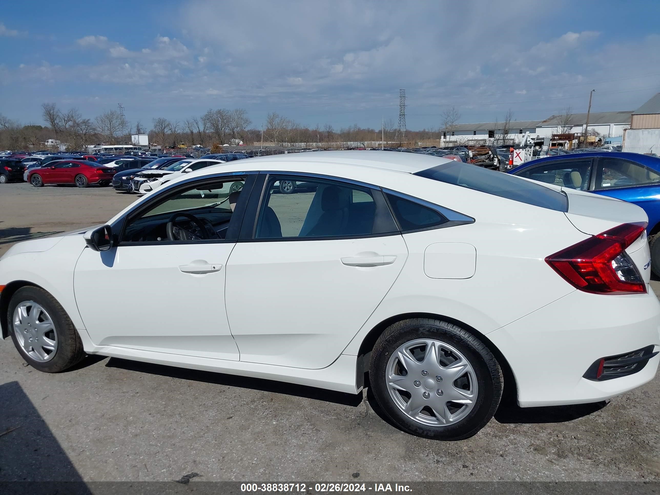 Photo 14 VIN: 19XFC2F5XJE207004 - HONDA CIVIC 