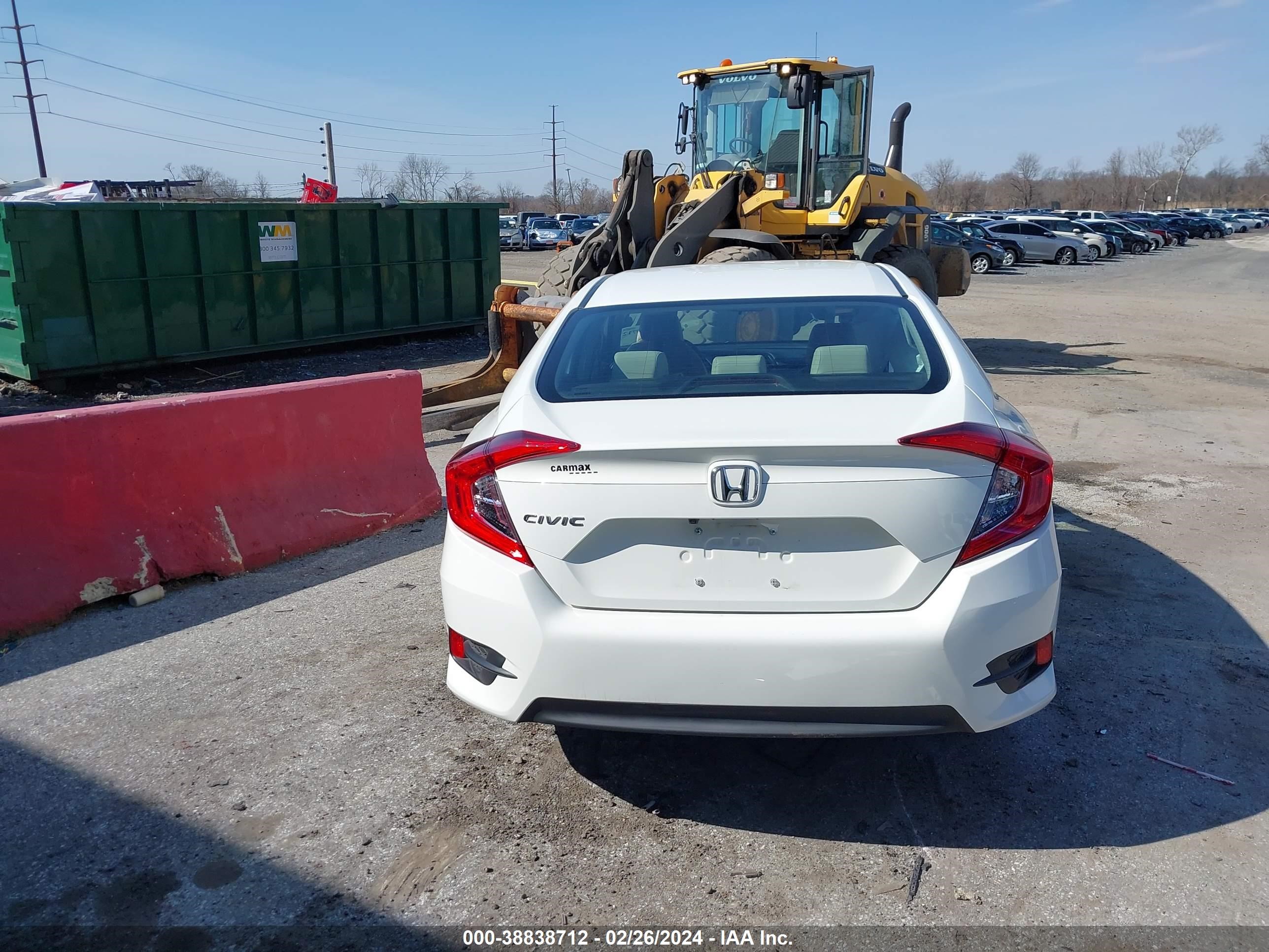 Photo 16 VIN: 19XFC2F5XJE207004 - HONDA CIVIC 