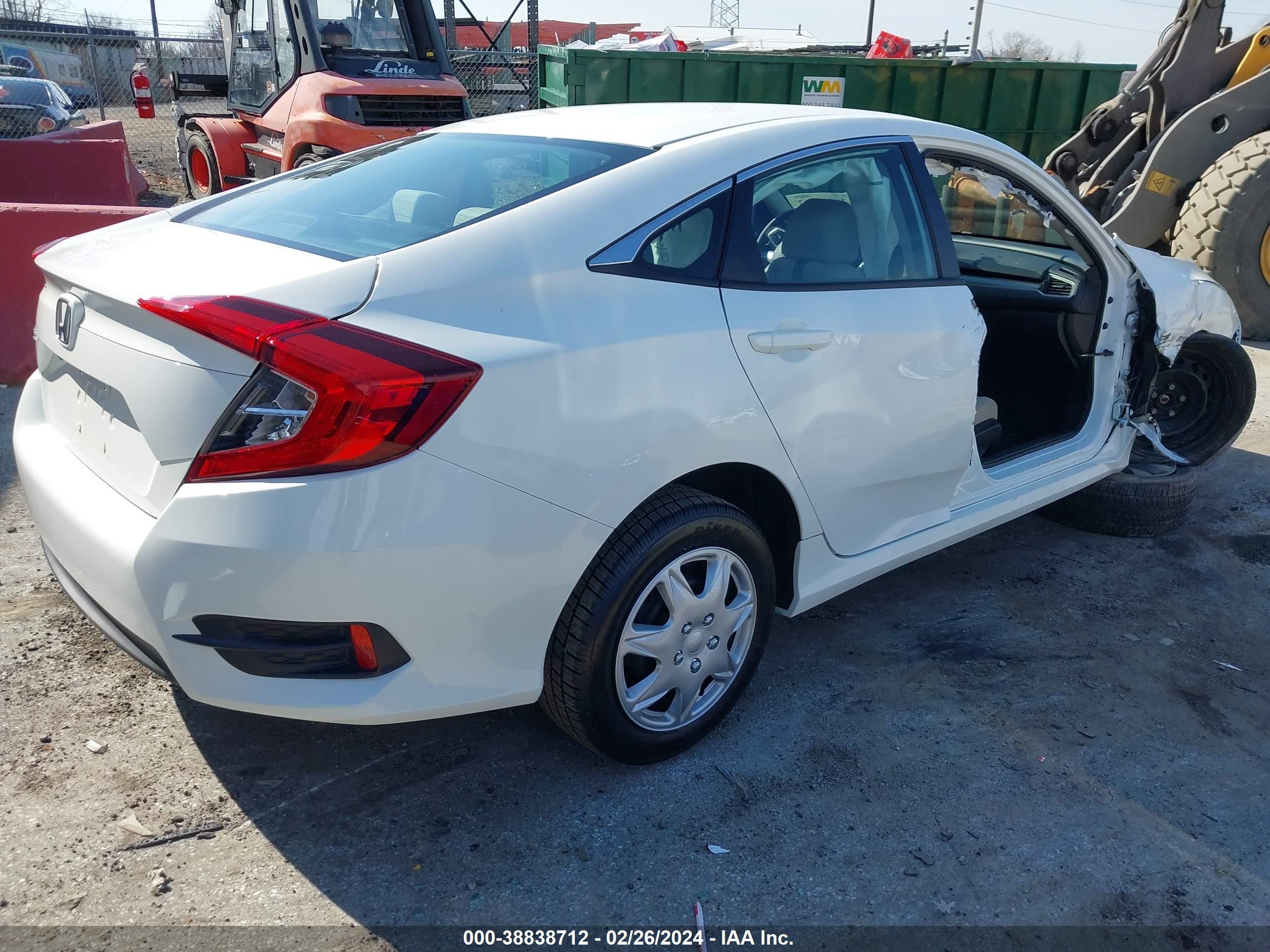 Photo 3 VIN: 19XFC2F5XJE207004 - HONDA CIVIC 