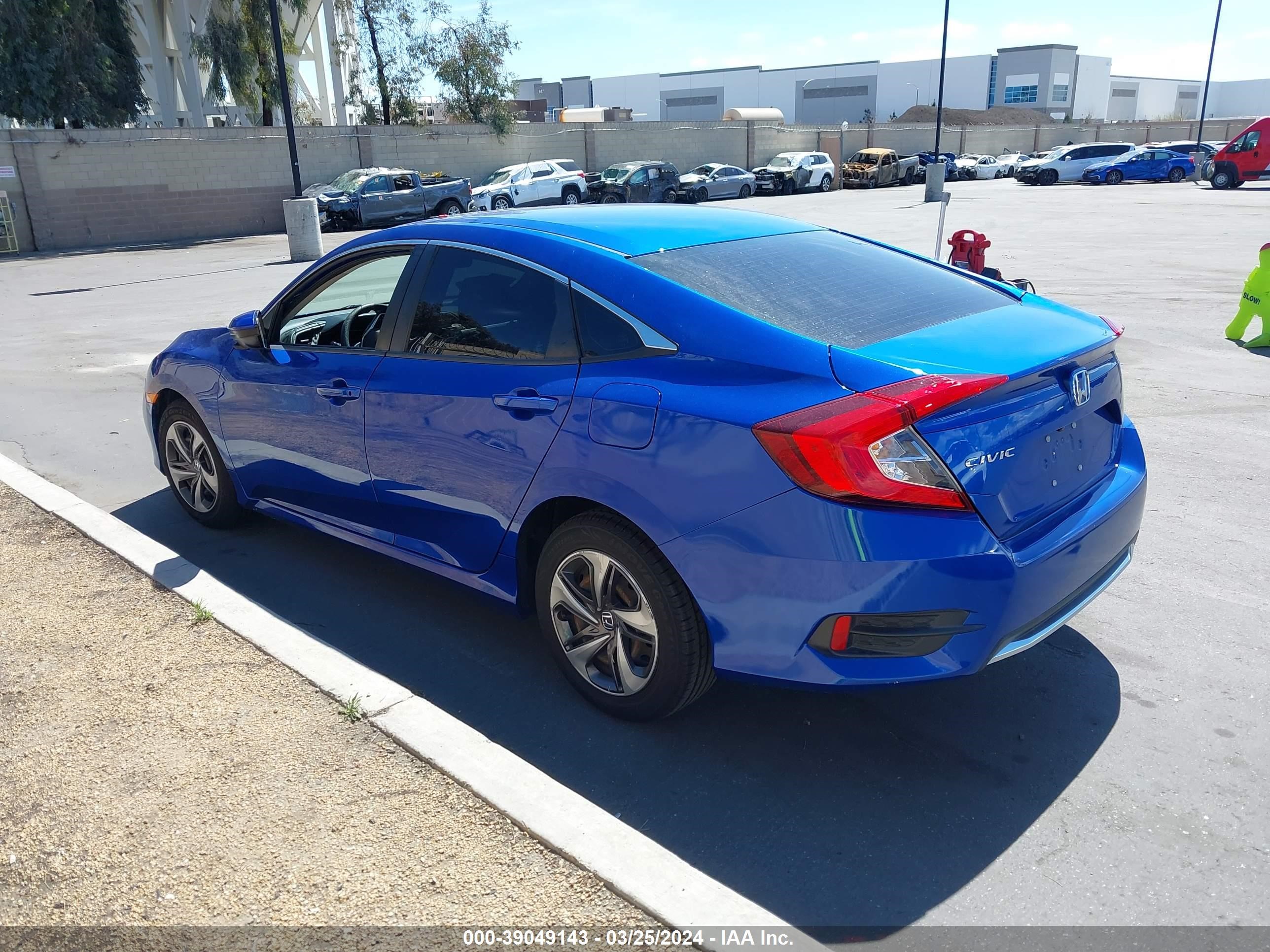 Photo 2 VIN: 19XFC2F62LE203380 - HONDA CIVIC 