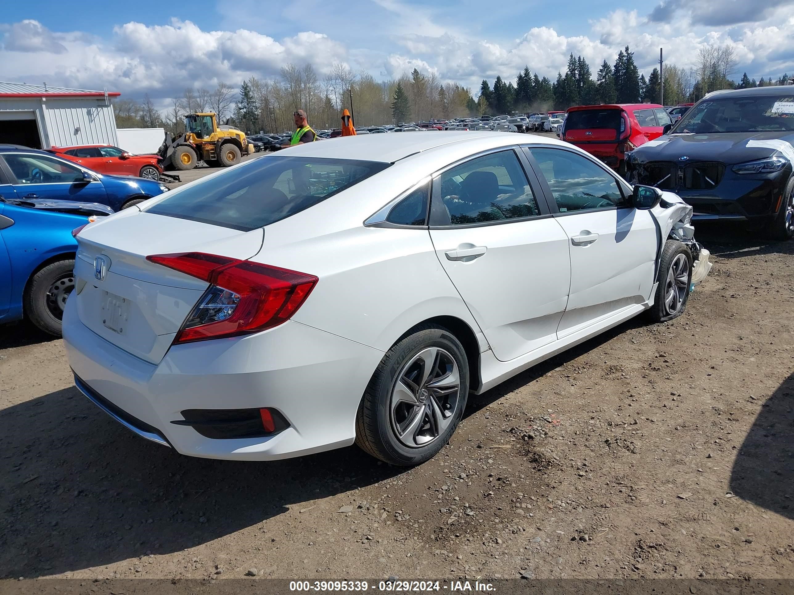 Photo 3 VIN: 19XFC2F63KE208117 - HONDA CIVIC 