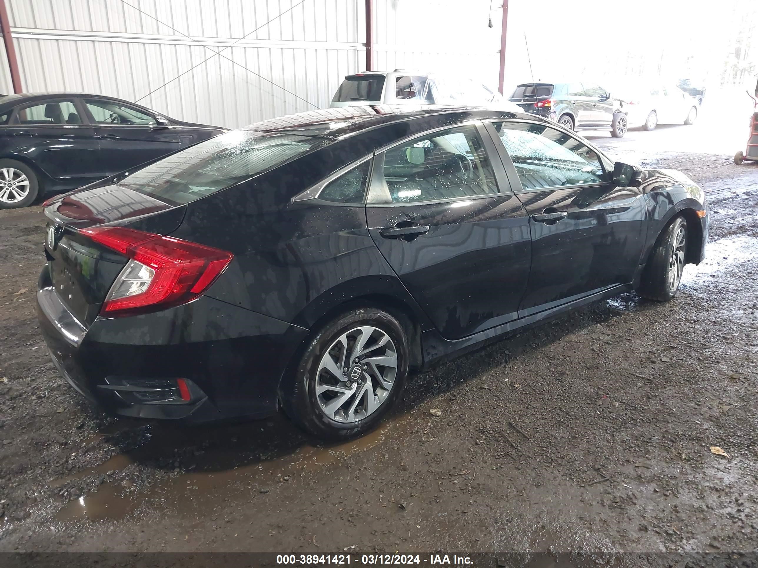 Photo 3 VIN: 19XFC2F71GE004142 - HONDA CIVIC 