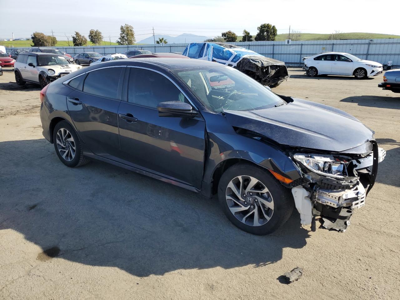 Photo 3 VIN: 19XFC2F71HE226939 - HONDA CIVIC 