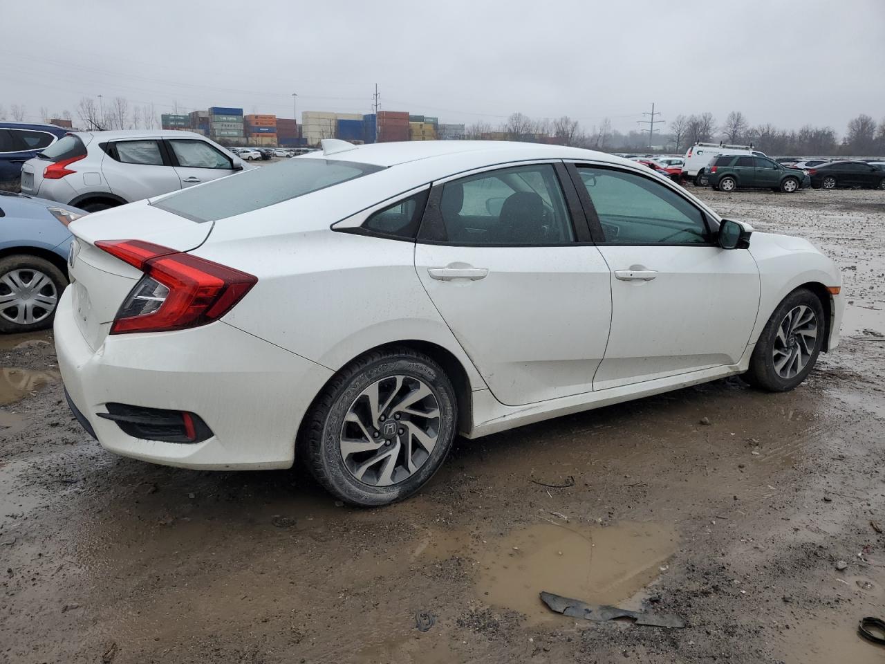 Photo 2 VIN: 19XFC2F71JE038900 - HONDA CIVIC 