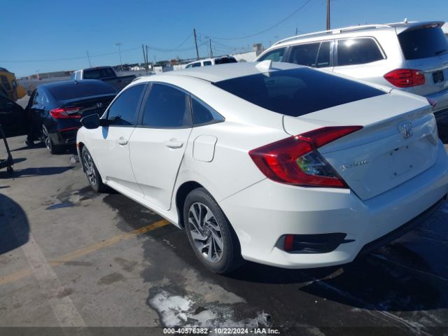 Photo 2 VIN: 19XFC2F71JE207412 - HONDA CIVIC 