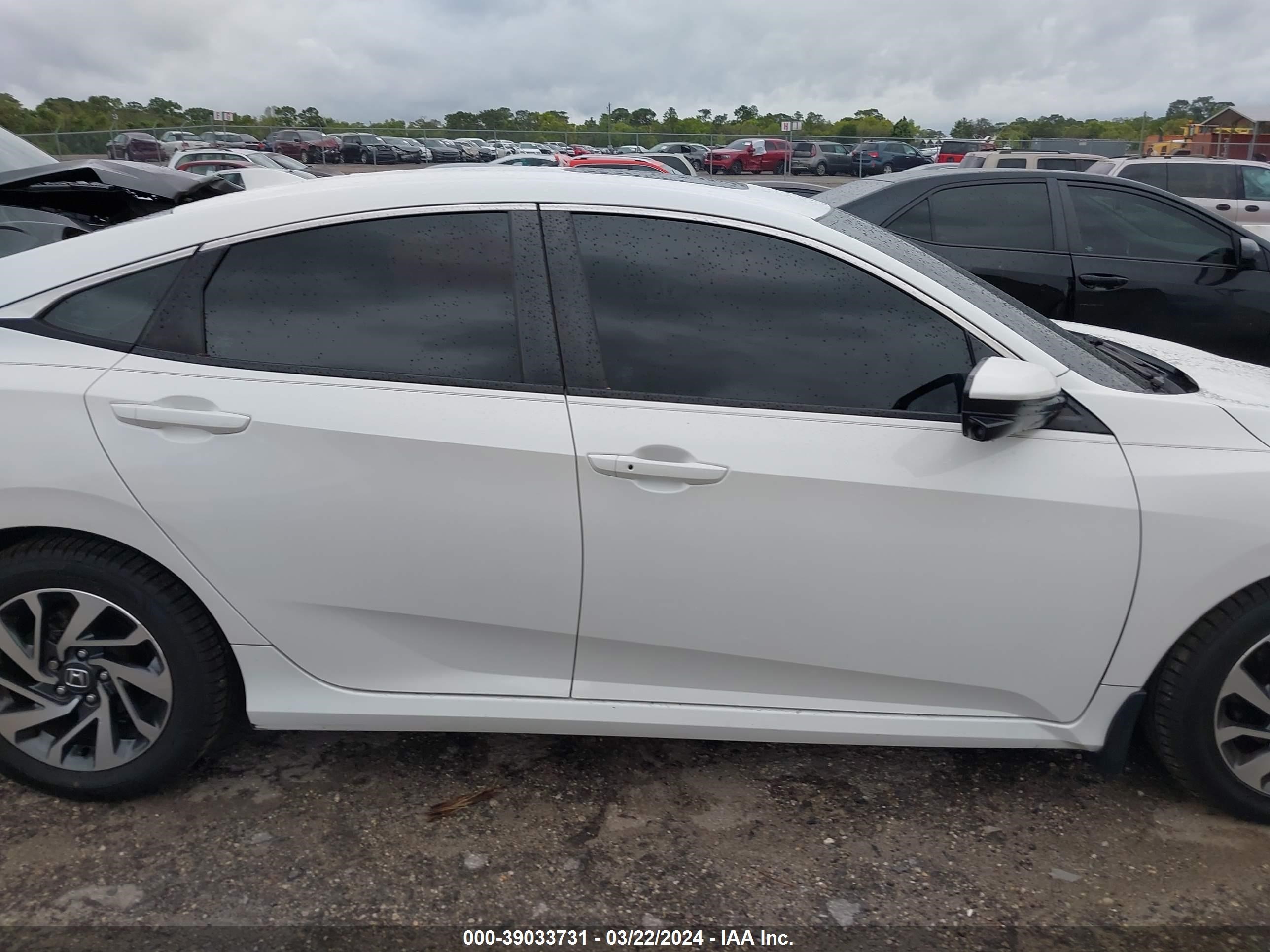 Photo 12 VIN: 19XFC2F72HE024806 - HONDA CIVIC 