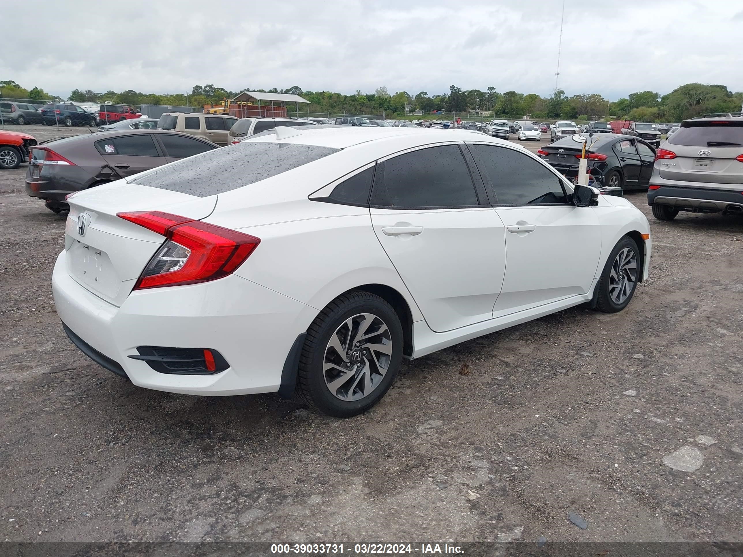 Photo 3 VIN: 19XFC2F72HE024806 - HONDA CIVIC 