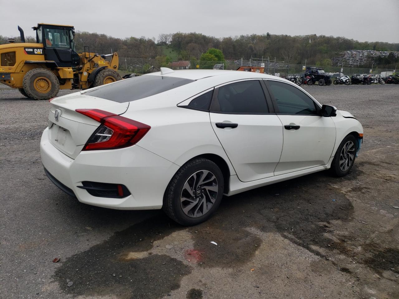 Photo 2 VIN: 19XFC2F72HE217523 - HONDA CIVIC 