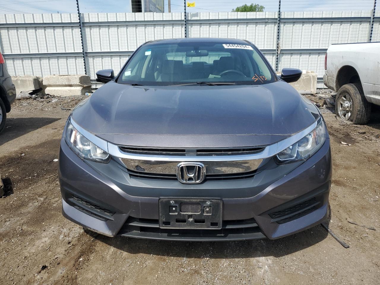 Photo 4 VIN: 19XFC2F73JE027607 - HONDA CIVIC 