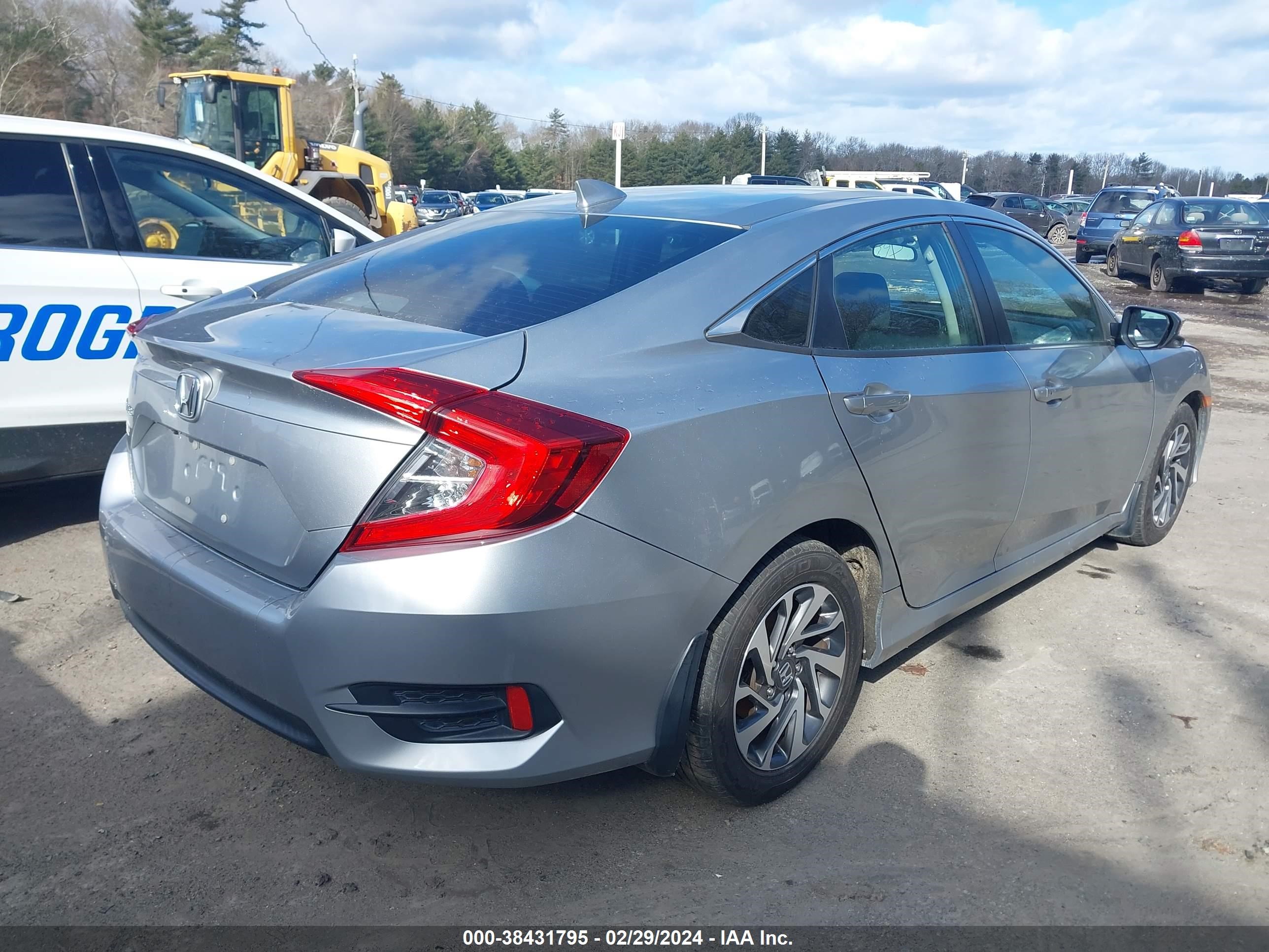 Photo 3 VIN: 19XFC2F74HE001446 - HONDA CIVIC 