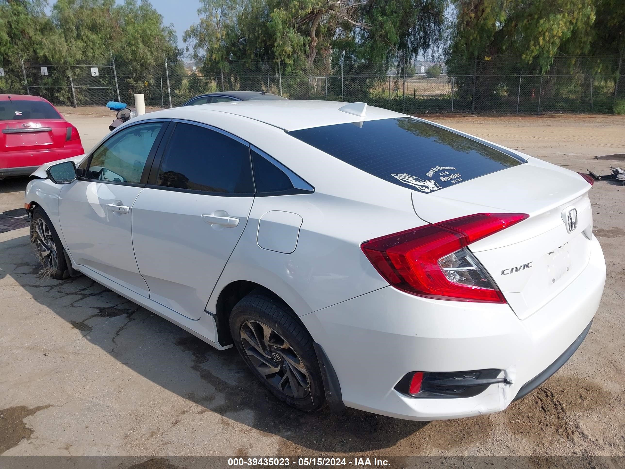 Photo 2 VIN: 19XFC2F74JE209042 - HONDA CIVIC 