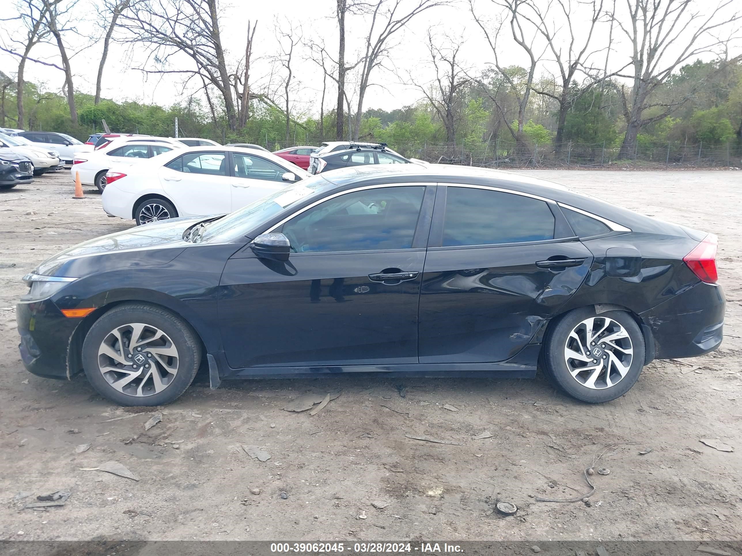 Photo 13 VIN: 19XFC2F75GE060987 - HONDA CIVIC 