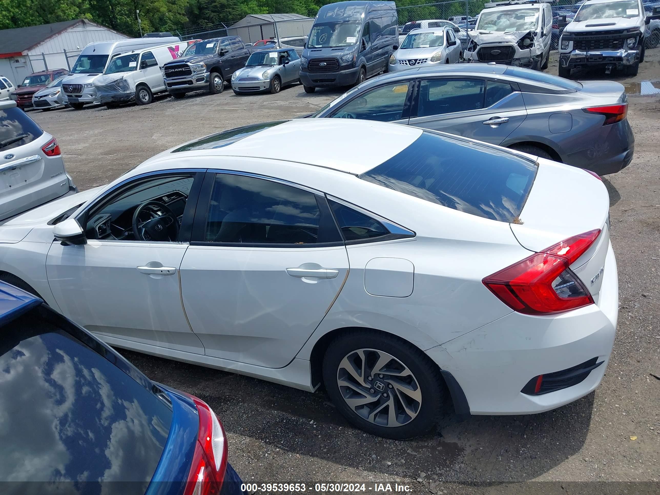 Photo 13 VIN: 19XFC2F75GE200102 - HONDA CIVIC 