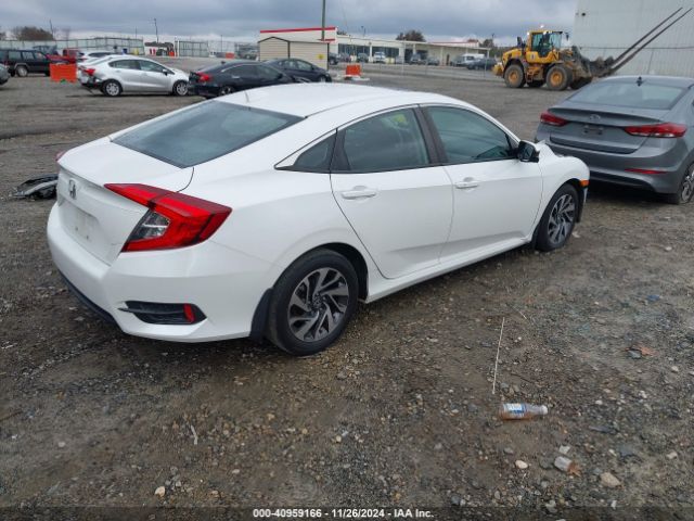 Photo 3 VIN: 19XFC2F75JE006564 - HONDA CIVIC 