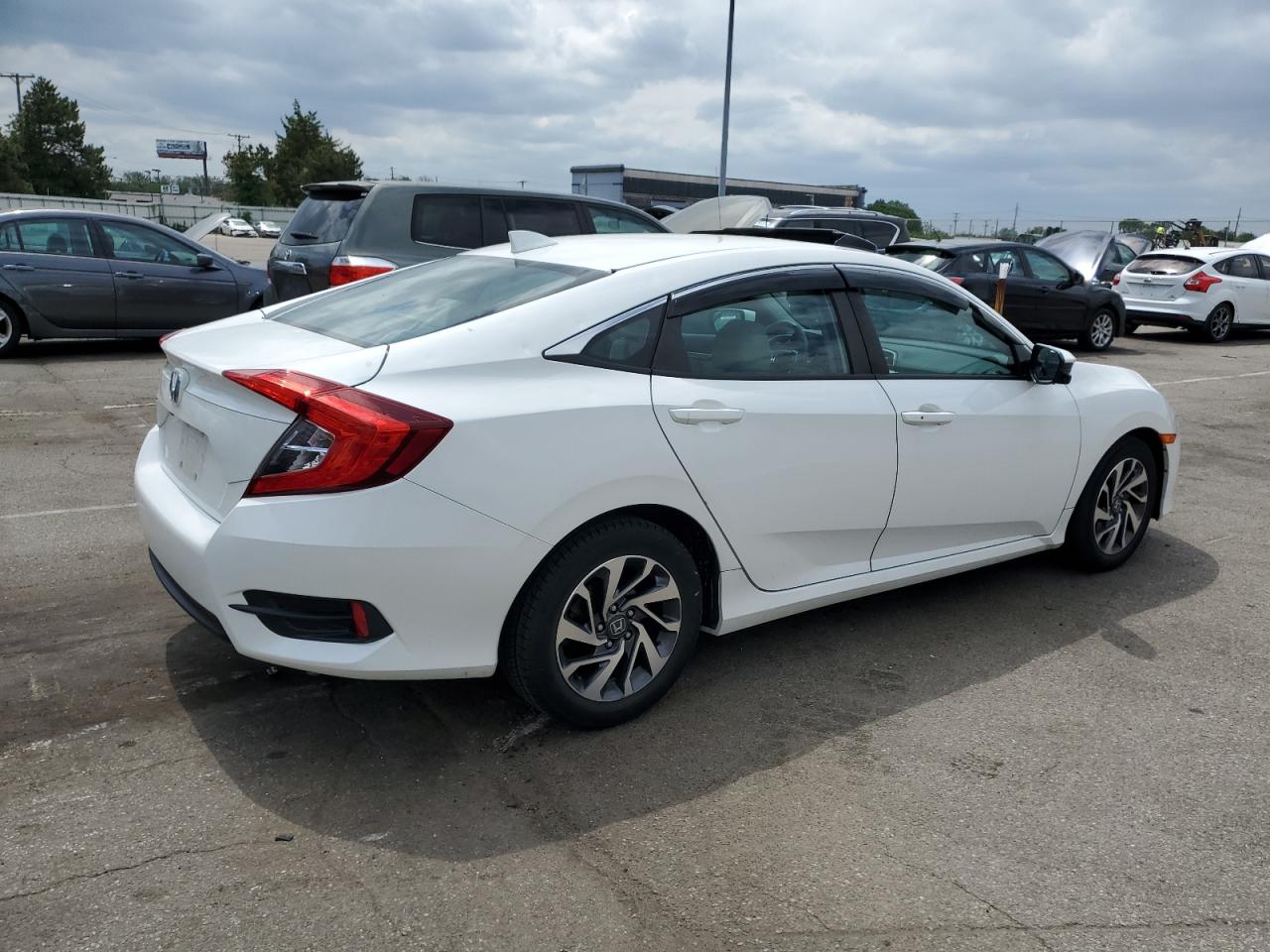 Photo 2 VIN: 19XFC2F77JE023544 - HONDA CIVIC 