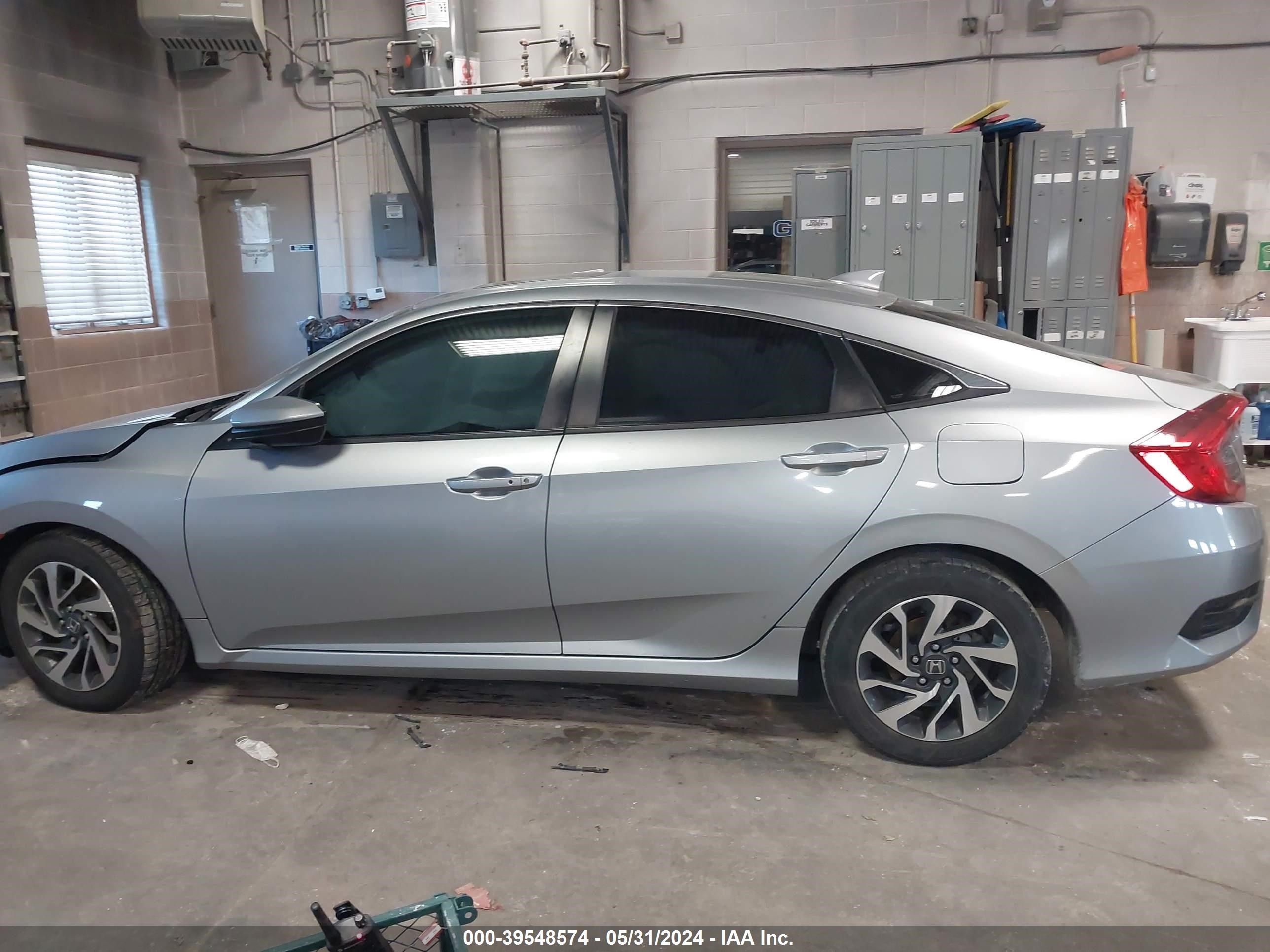 Photo 13 VIN: 19XFC2F77JE035483 - HONDA CIVIC 