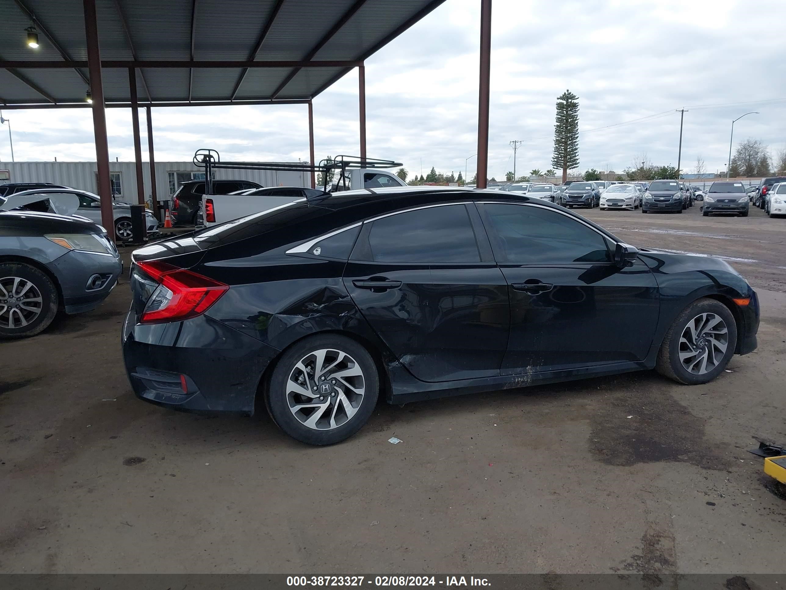 Photo 12 VIN: 19XFC2F77JE208676 - HONDA CIVIC 