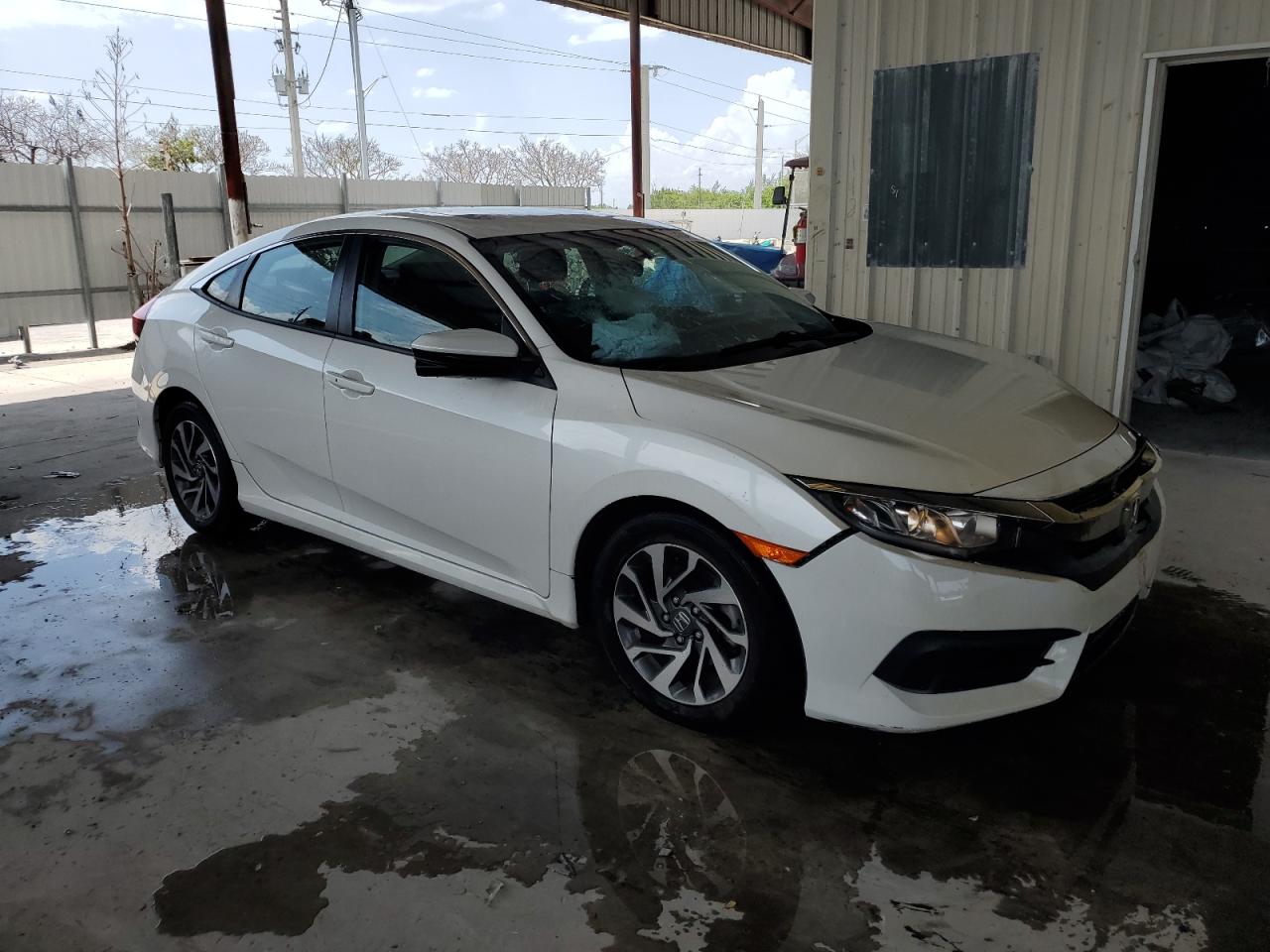 Photo 3 VIN: 19XFC2F77JE209858 - HONDA CIVIC 