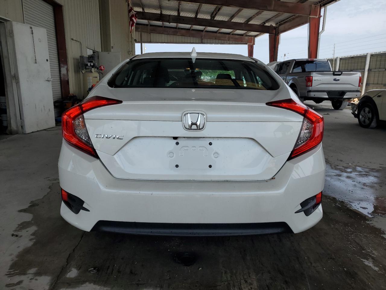 Photo 5 VIN: 19XFC2F77JE209858 - HONDA CIVIC 