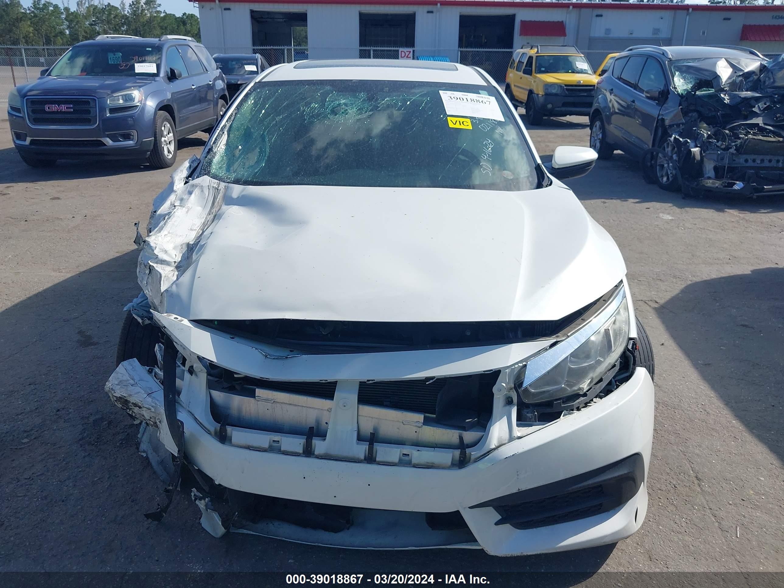 Photo 10 VIN: 19XFC2F78JE021186 - HONDA CIVIC 