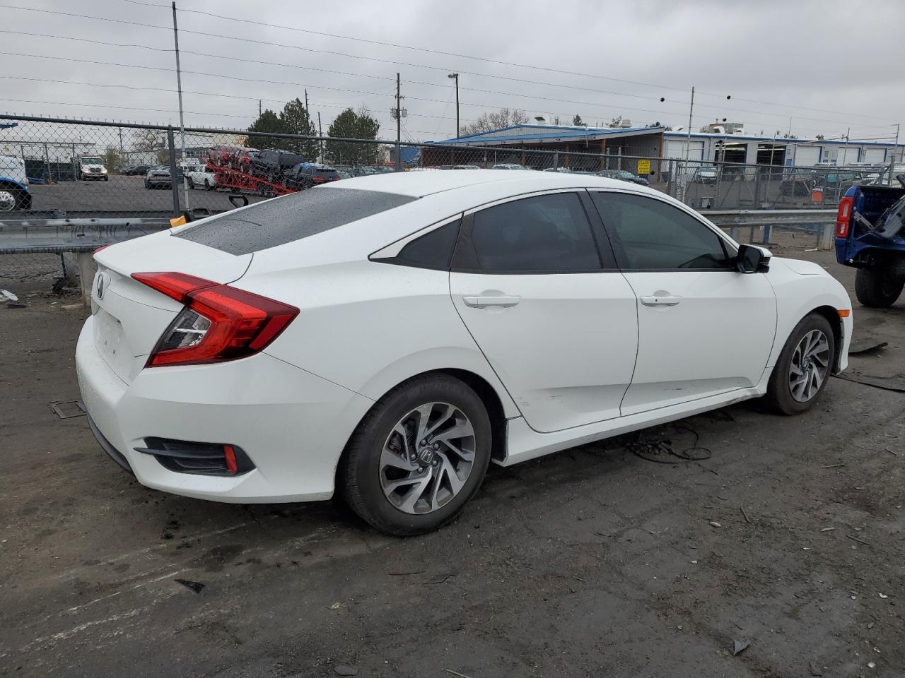 Photo 2 VIN: 19XFC2F79GE067456 - HONDA CIVIC 