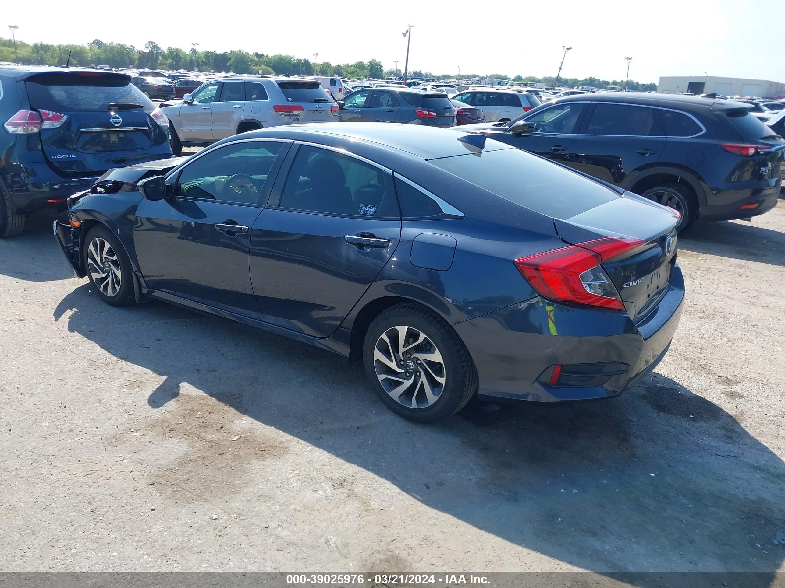 Photo 2 VIN: 19XFC2F7XHE035214 - HONDA CIVIC 