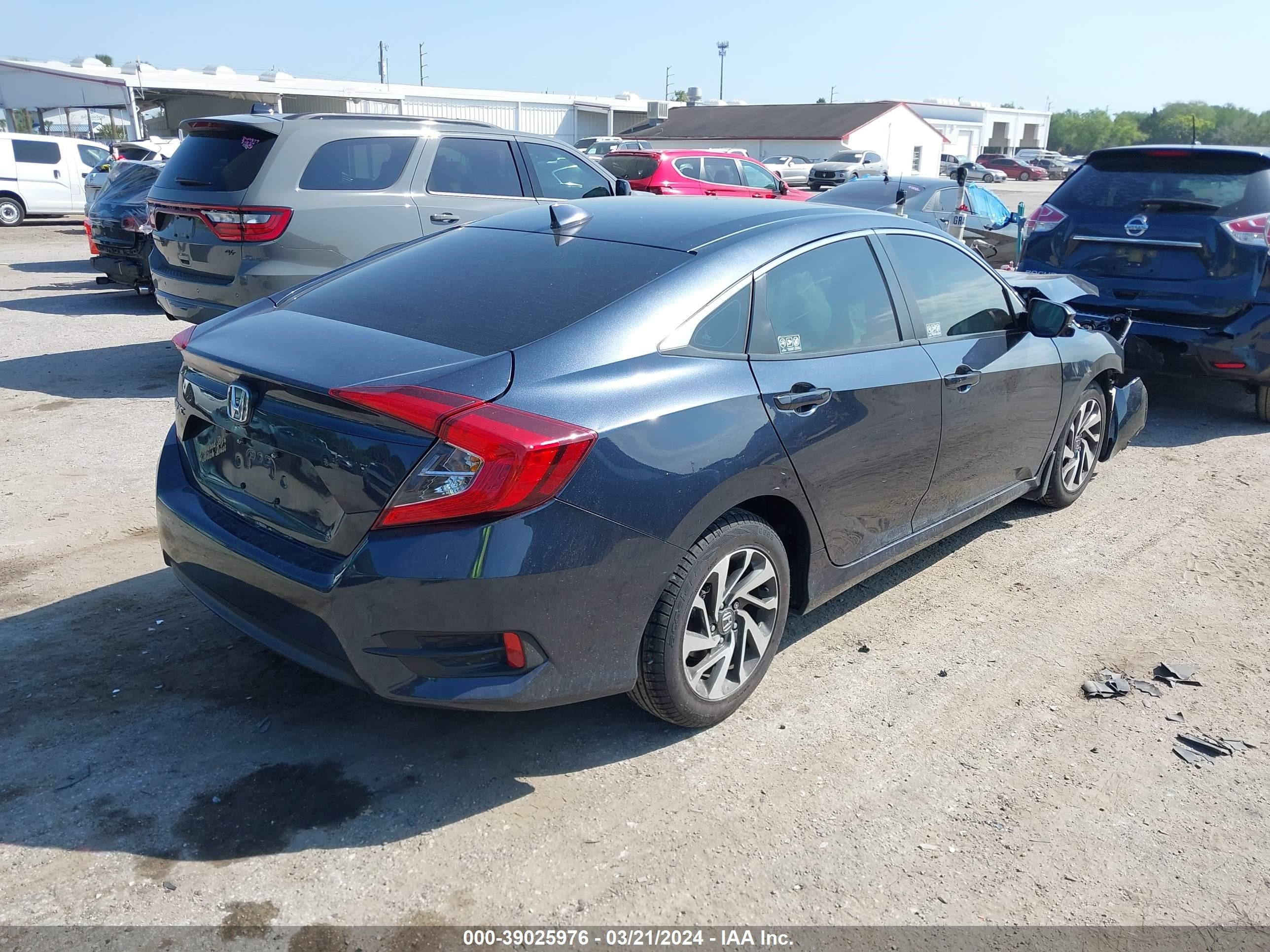 Photo 3 VIN: 19XFC2F7XHE035214 - HONDA CIVIC 