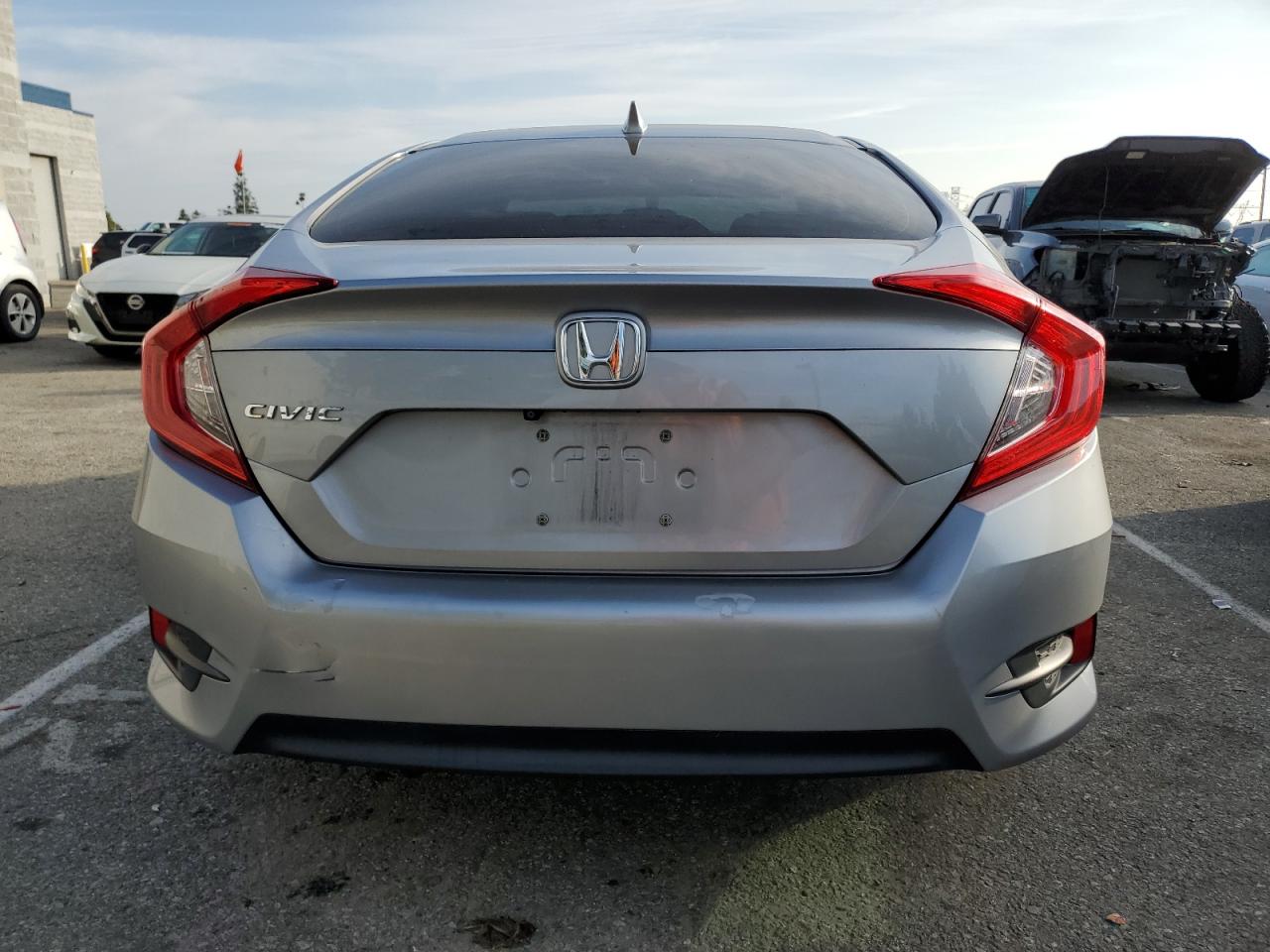 Photo 5 VIN: 19XFC2F7XHE211128 - HONDA CIVIC 