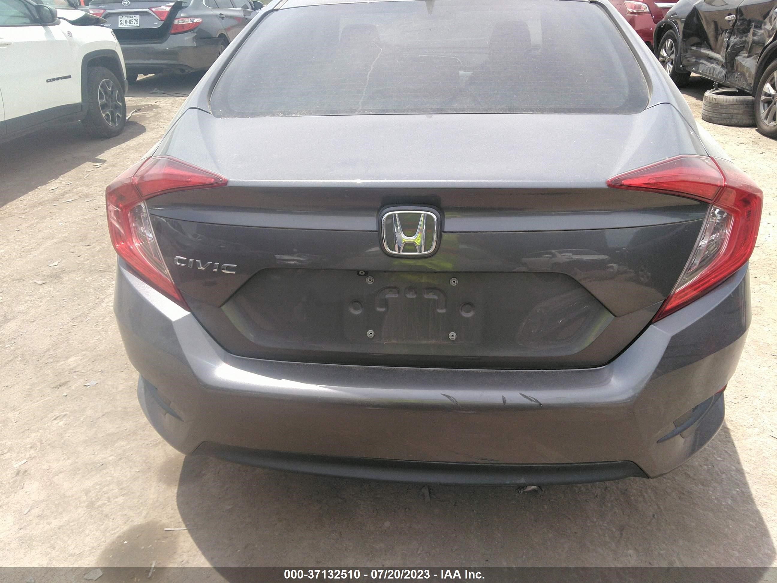 Photo 15 VIN: 19XFC2F7XJE031850 - HONDA CIVIC 