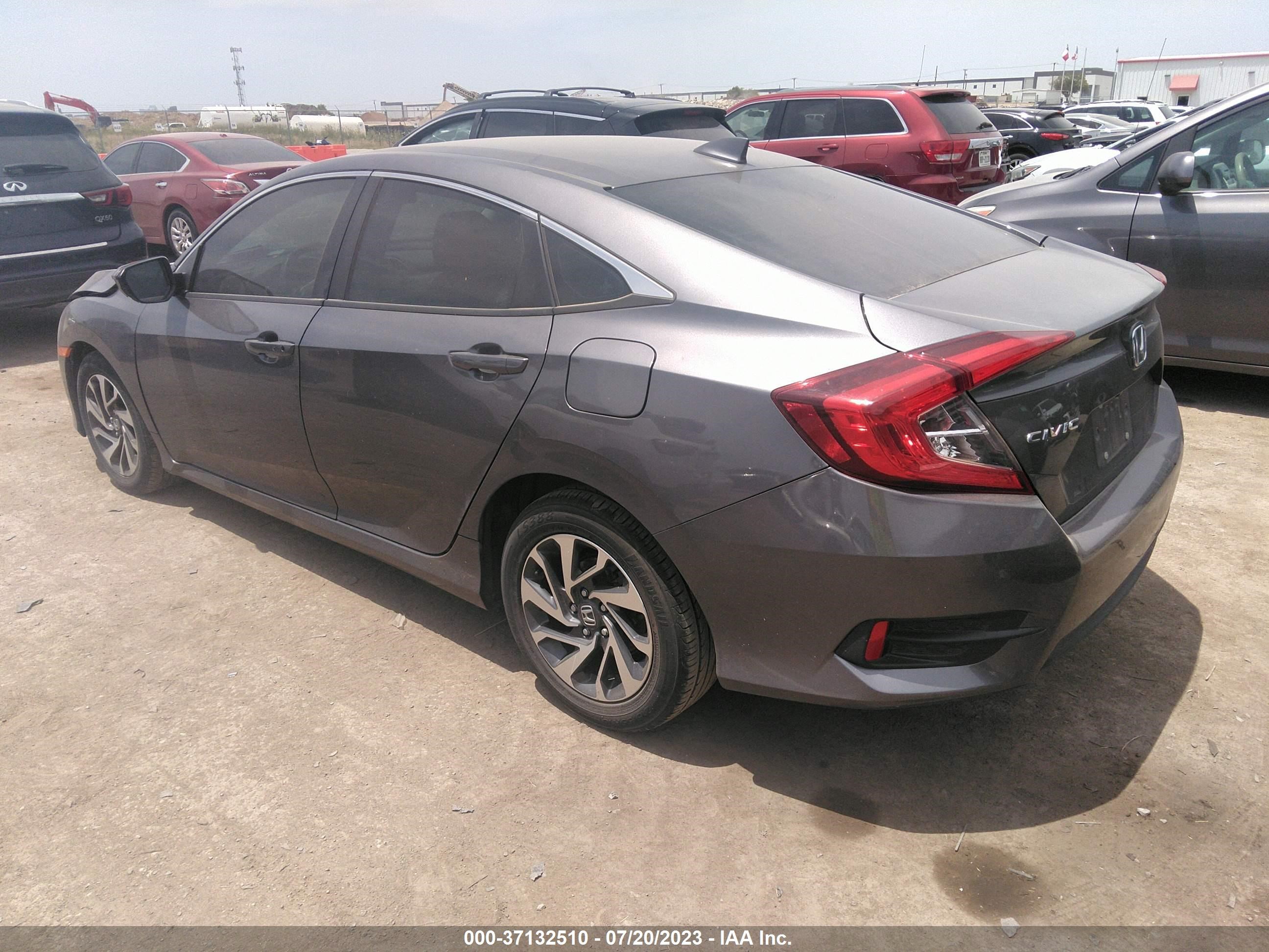 Photo 2 VIN: 19XFC2F7XJE031850 - HONDA CIVIC 