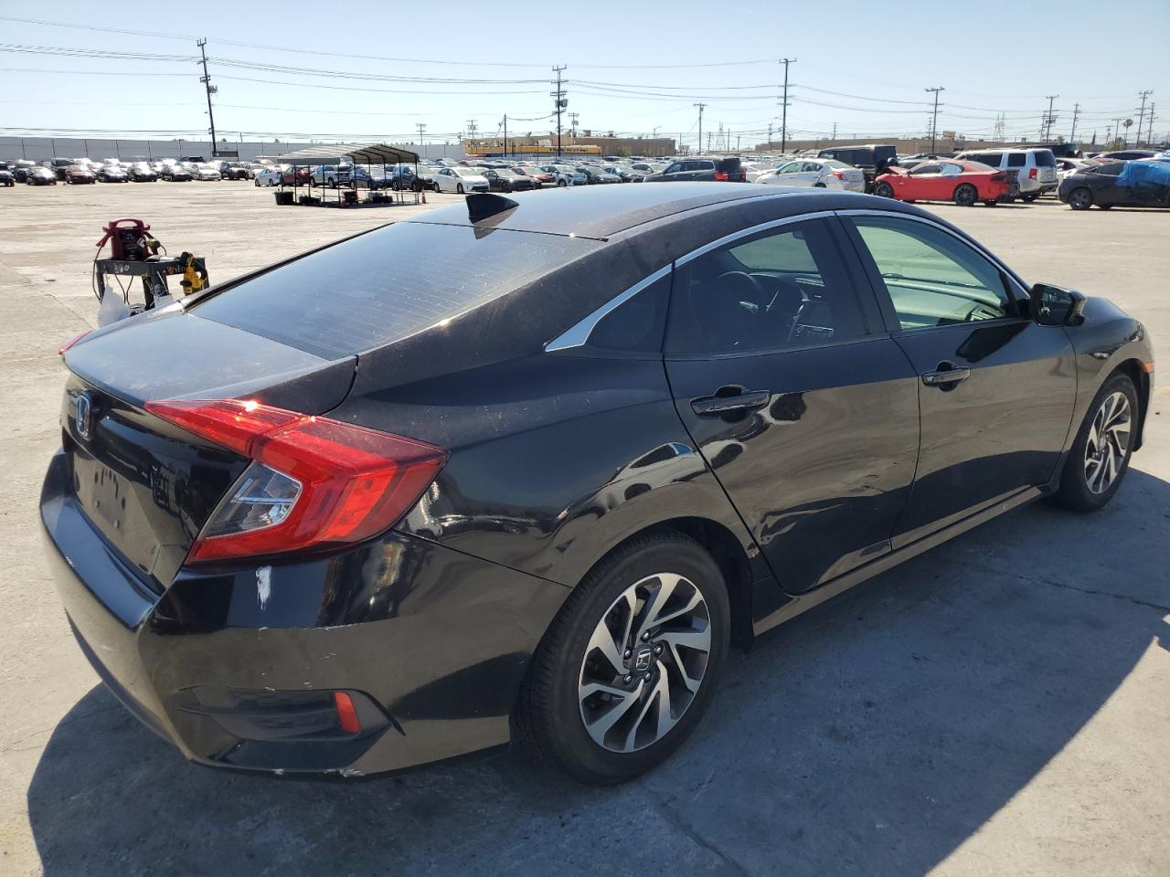 Photo 2 VIN: 19XFC2F7XJE034845 - HONDA CIVIC 